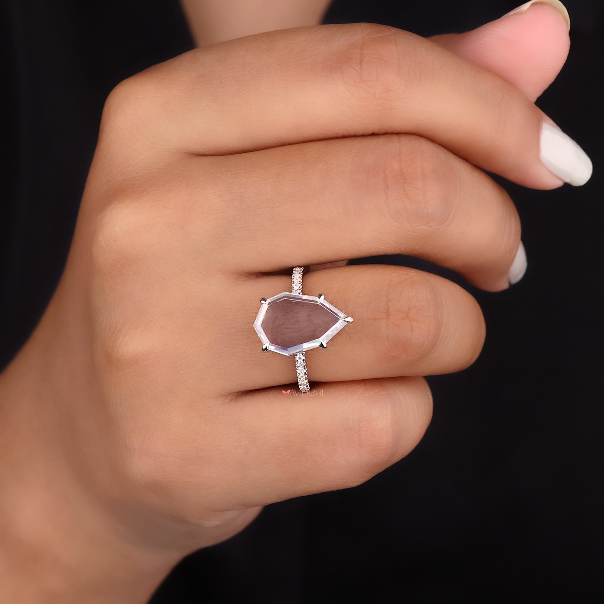 Stunning five claw prong ring for a secure and stylish design.