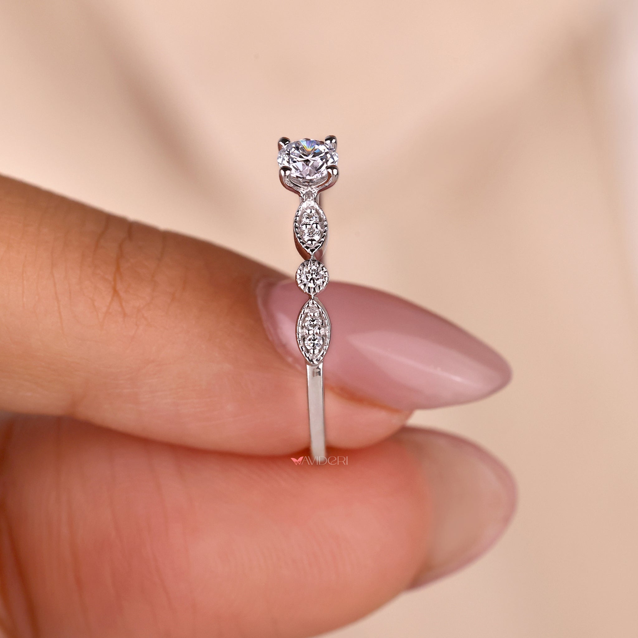 White gold ring crafted with precision and elegance for every occasion.
