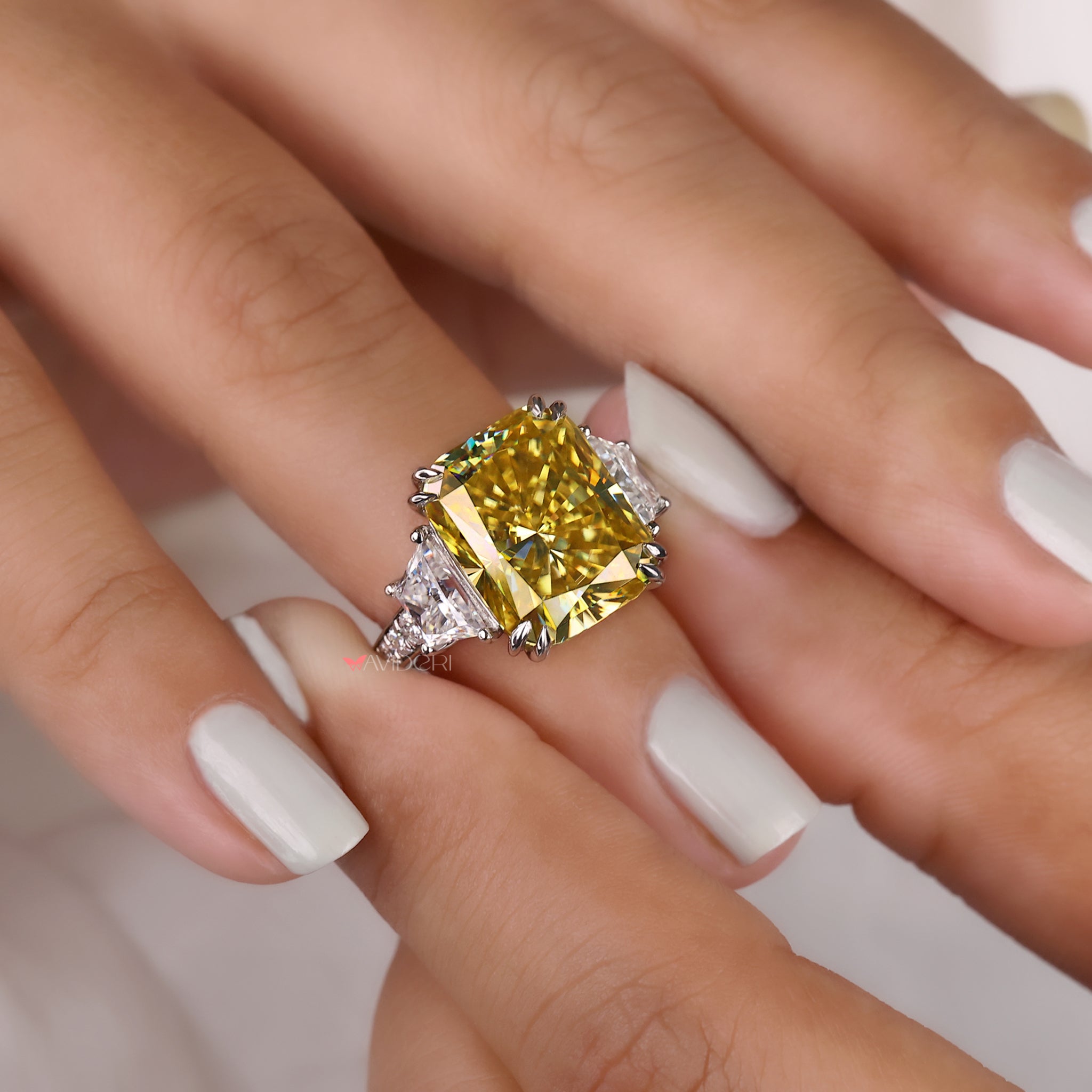 Avideri ring, avideri engagement ring, radiant engagement ring