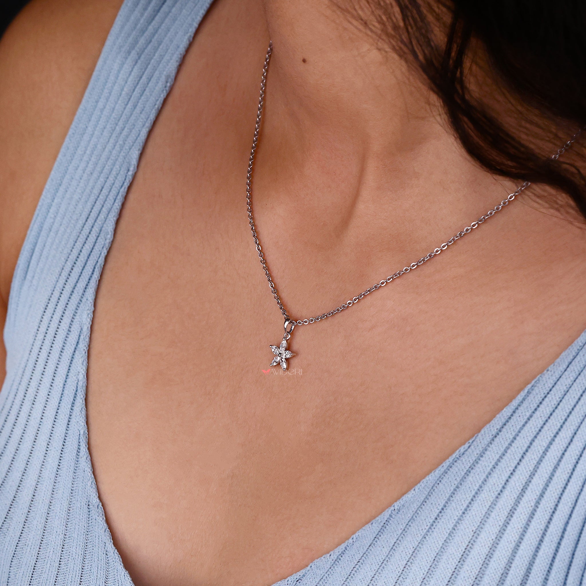 Charming Wedding Pendant, perfect for commemorating your special day with timeless elegance.