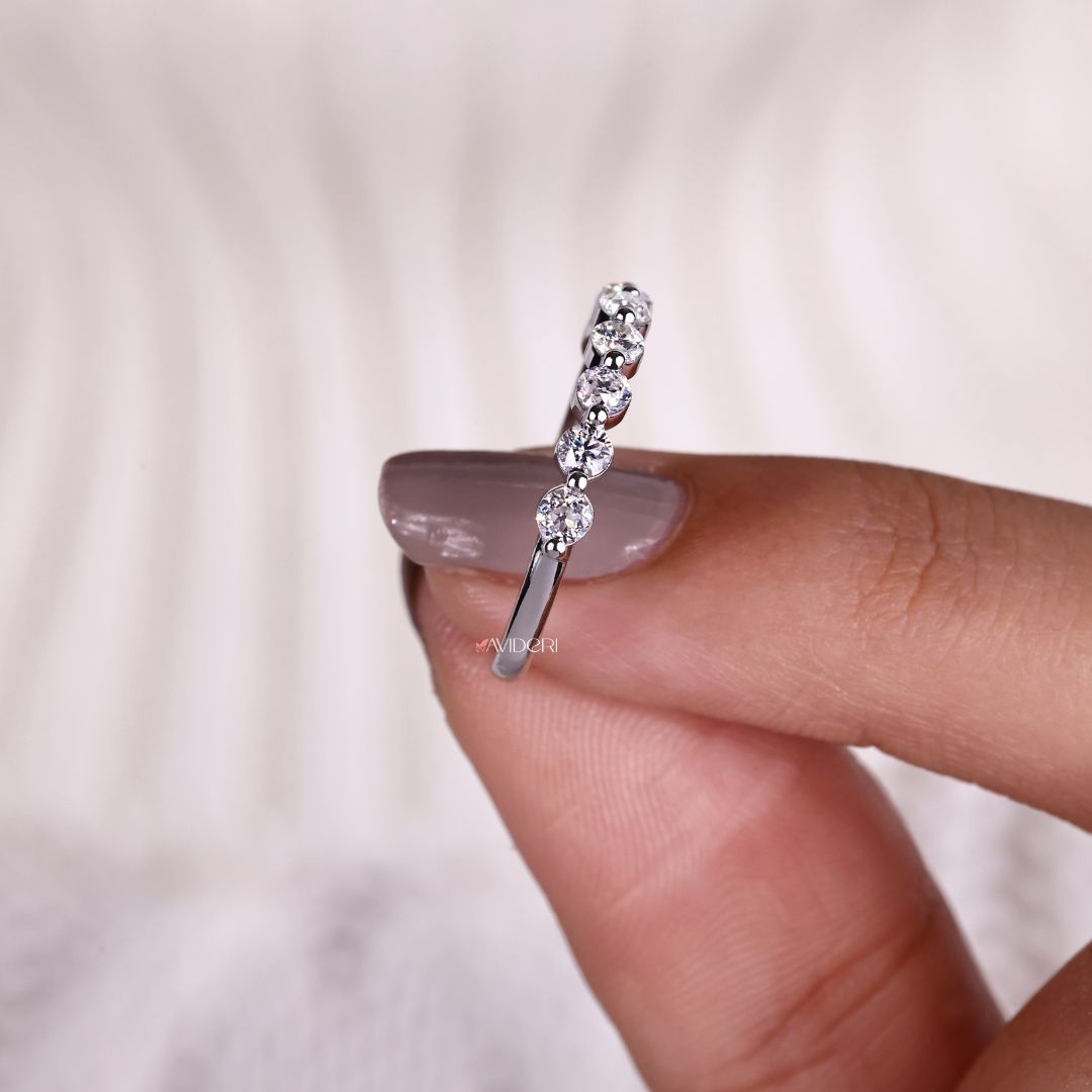 Avideri wedding band, designer wedding band, white gold band.