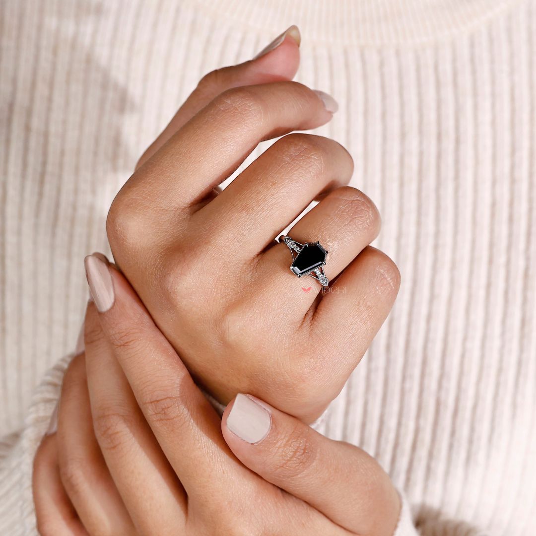 Buy engagement ring designed to capture the heart with its stunning beauty.