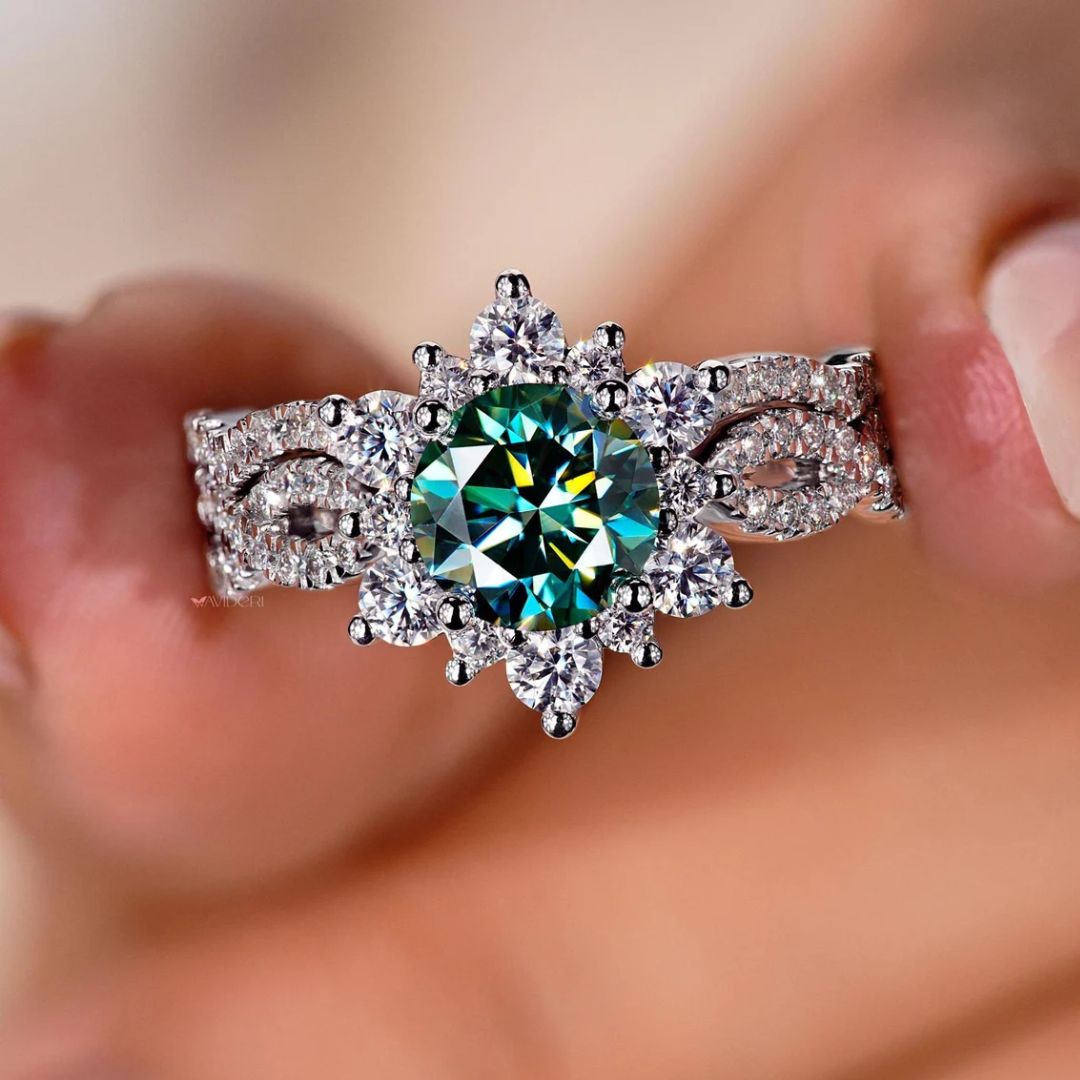 Round cut bridal set shines with a smooth and elegant shape.