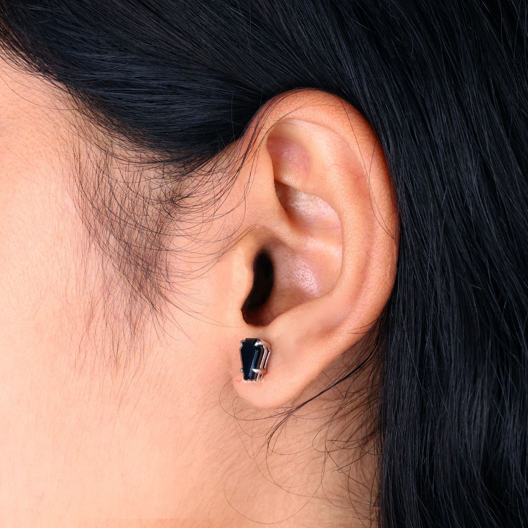 4 claw prong setting with coffin earrings for secure and sparkling elegance.