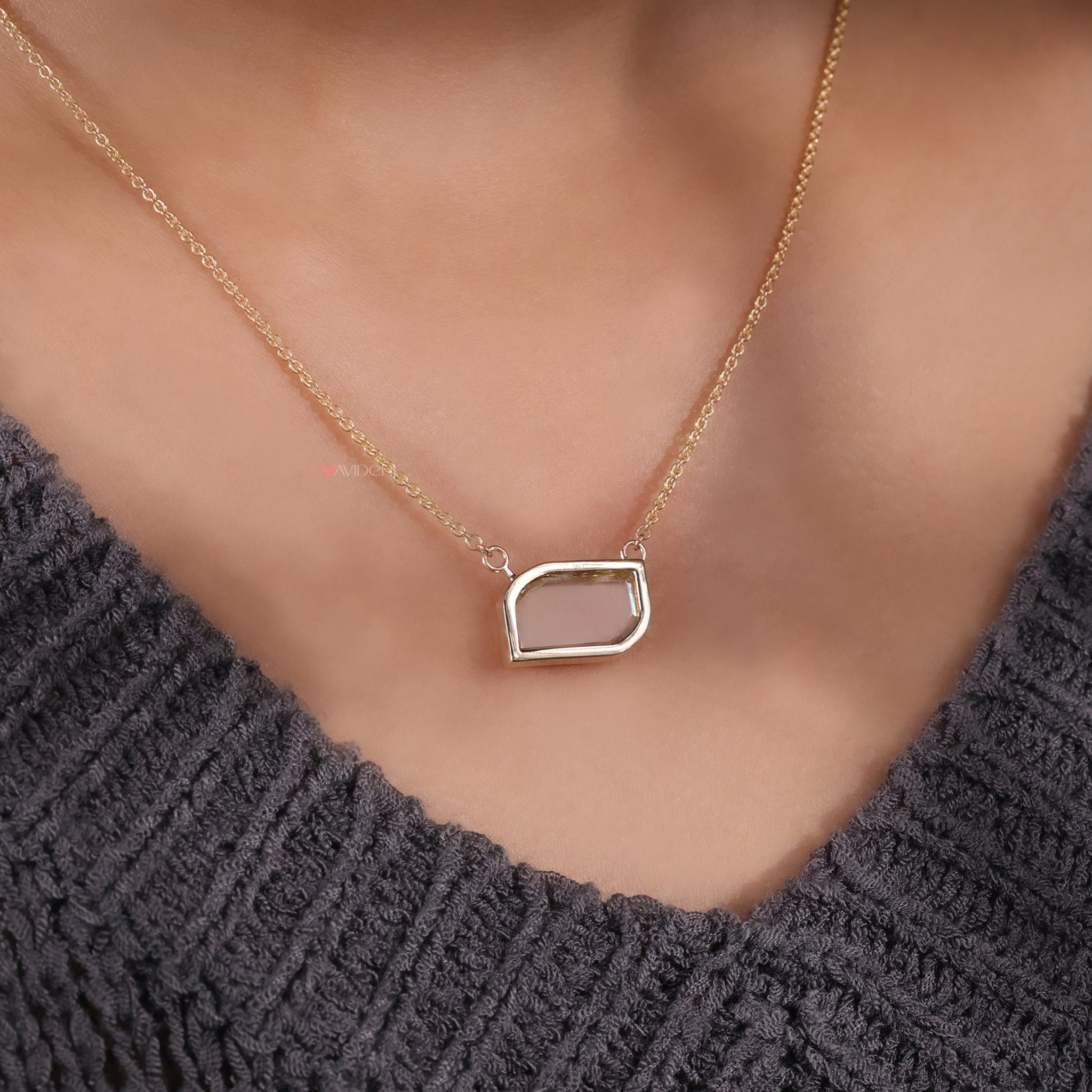 Antique portrait Bezel Set pendant secures stone with elegant style.