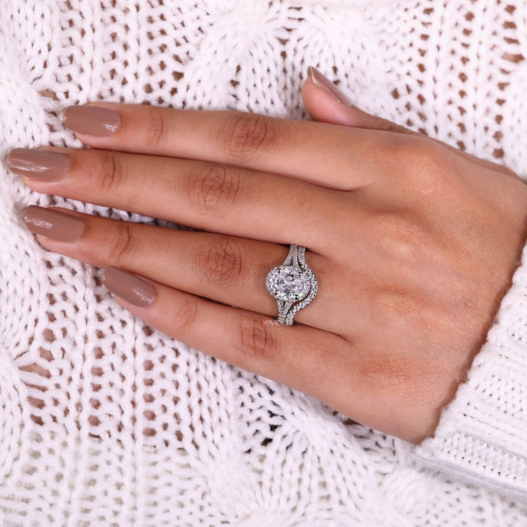 The moissanite gold wedding band combines sparkle and warmth.