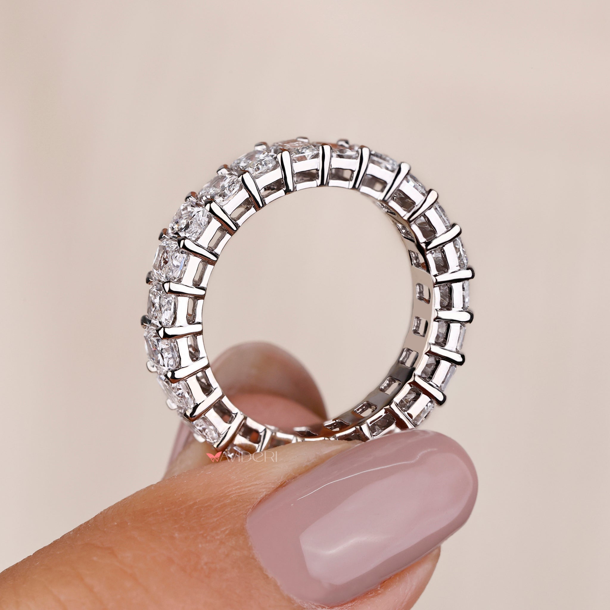 Classic White Gold Wedding Band with a sleek and timeless design.