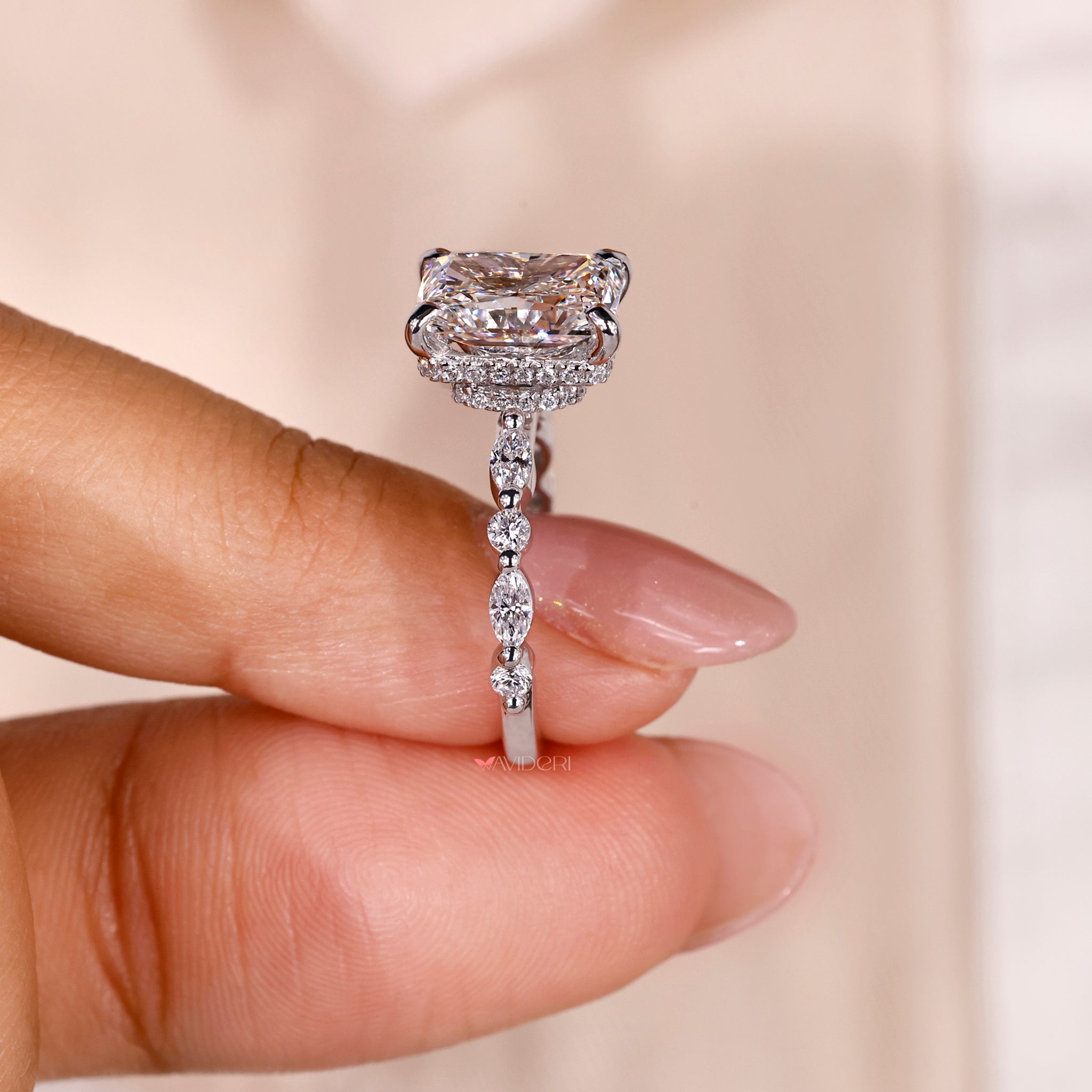 Marquise engagement ring for a bold and graceful look.