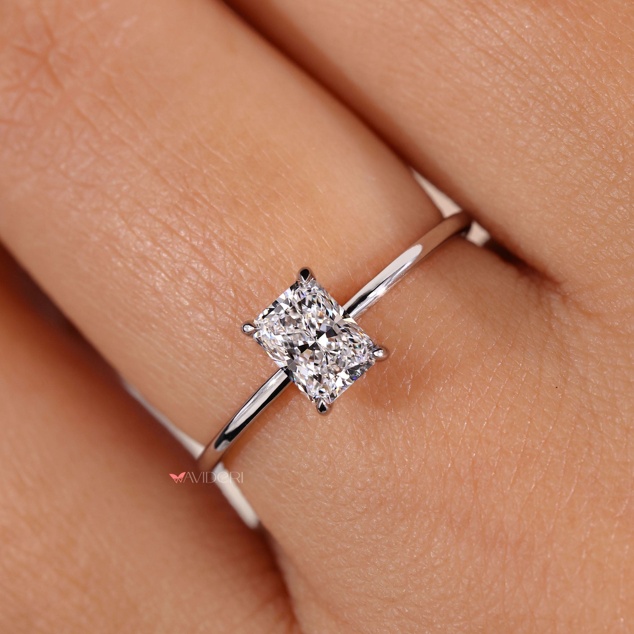 Solitaire engagement ring in a radiant cut design