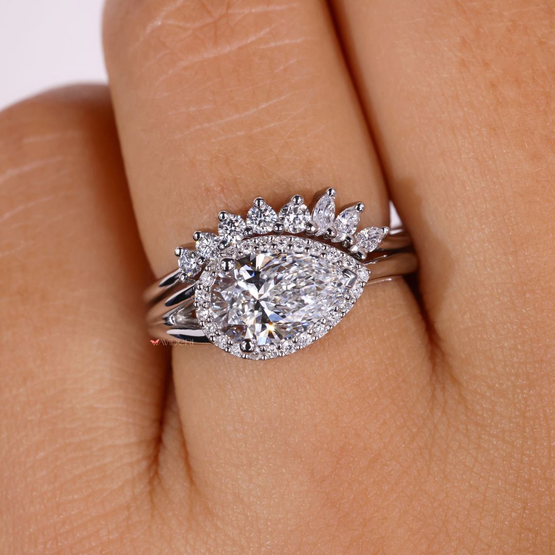 Round and Marquise Diamond blend offers a unique and eye-catching bridal look.