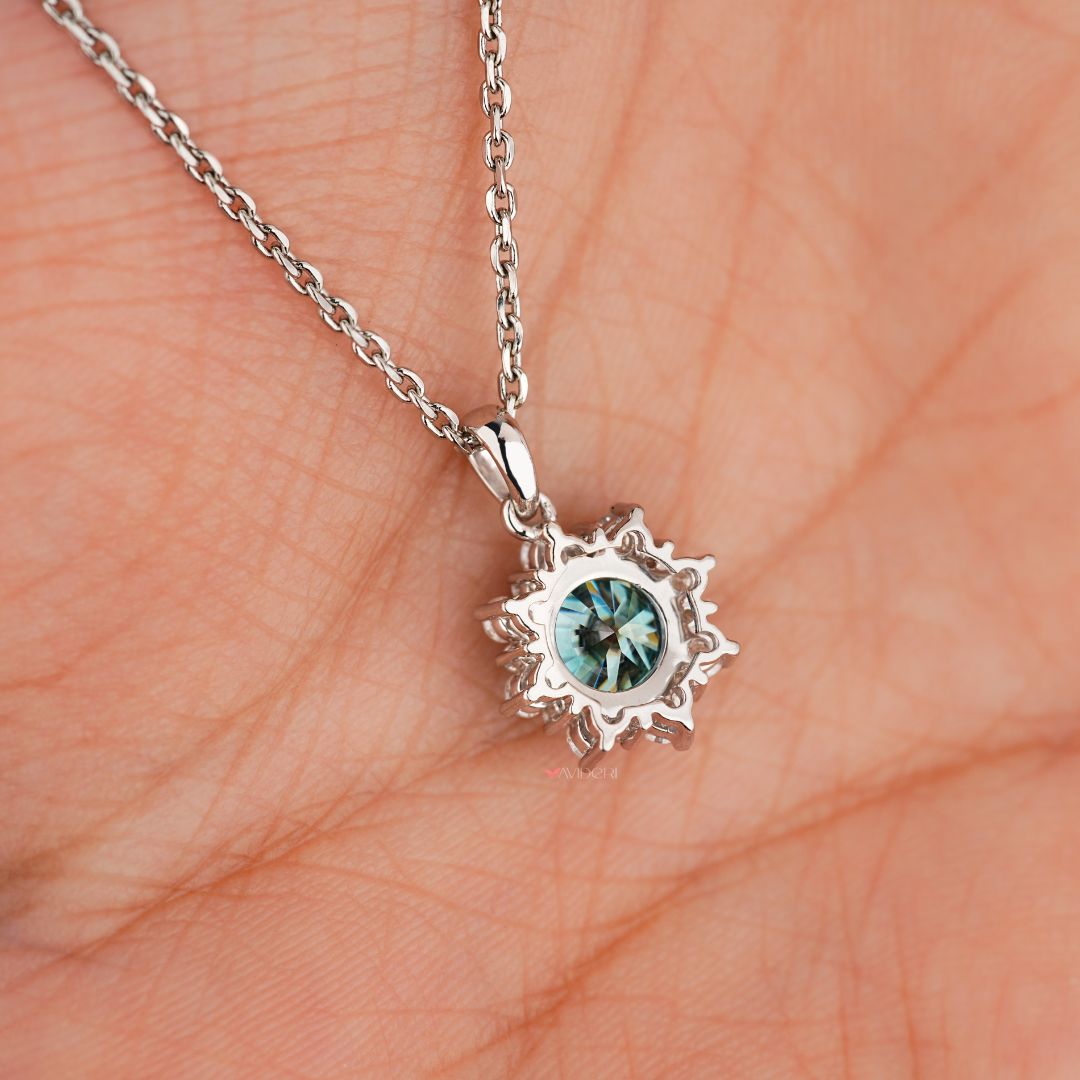 Sleek white gold pendant showcasing elegant craftsmanship.