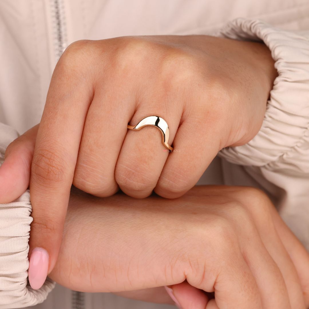 Best classic band with a unique U shaped design