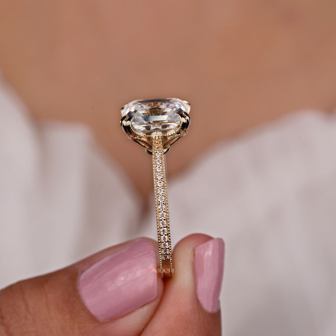 Pave setting ring surrounded by shimmering round stones