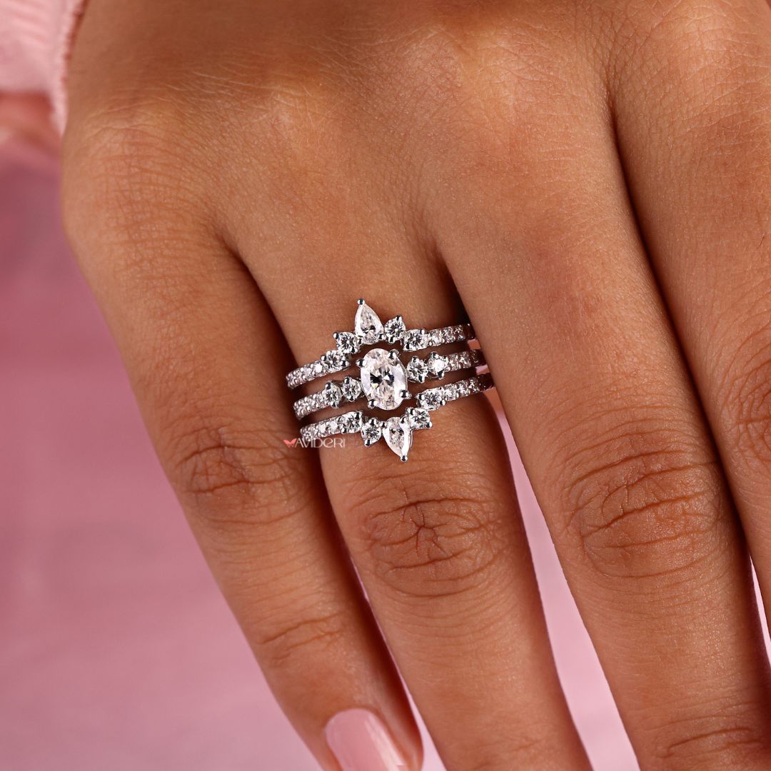 The pear cut band offers a classic, elegant touch to the design.