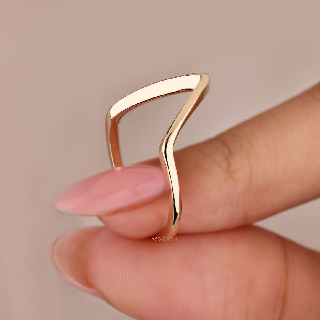 Solitaire ring with wedding band, perfectly blending tradition and modernity