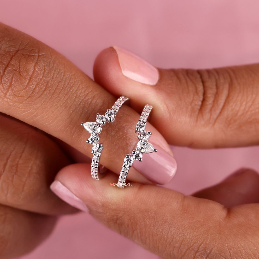 The Wrap Guard band fits securely with a modern look.