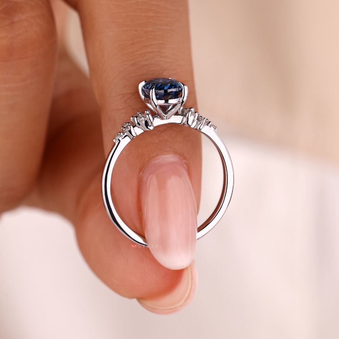 Snowdrift Engagement Ring – Exquisite snowdrift engagement ring with a unique style.