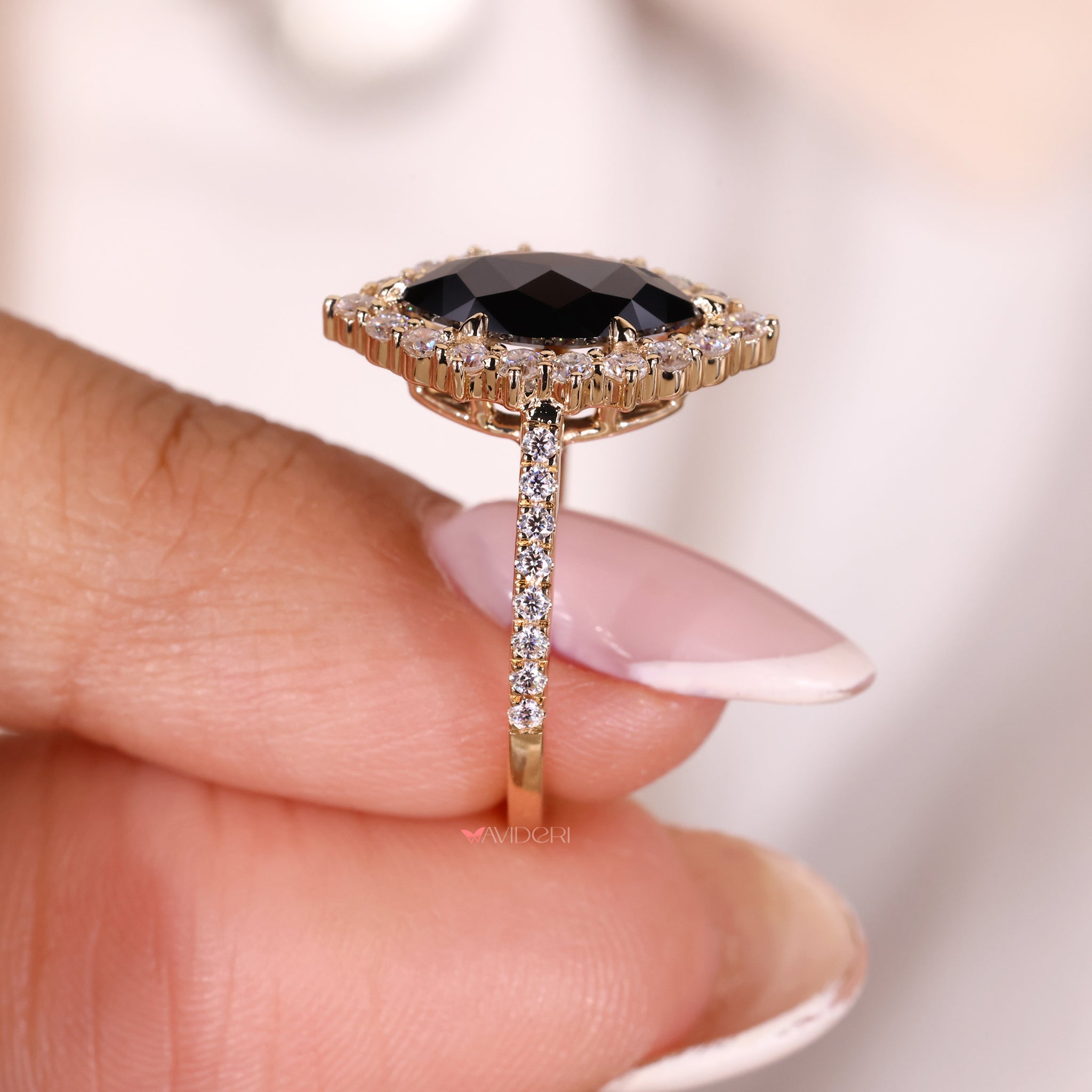 Halo setting ring designed for brilliance