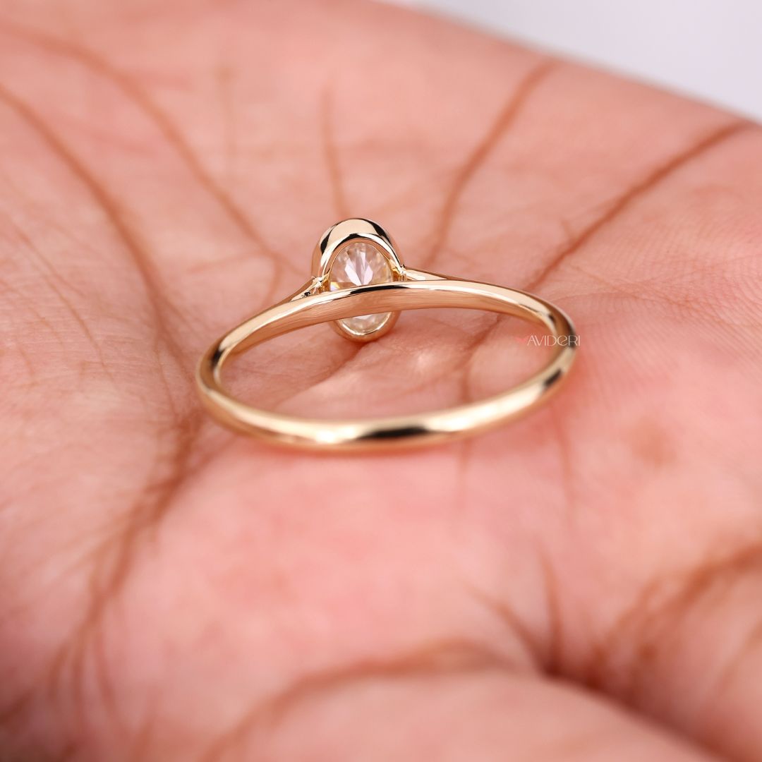This dainty minimalist ring is perfect for everyday elegance.
