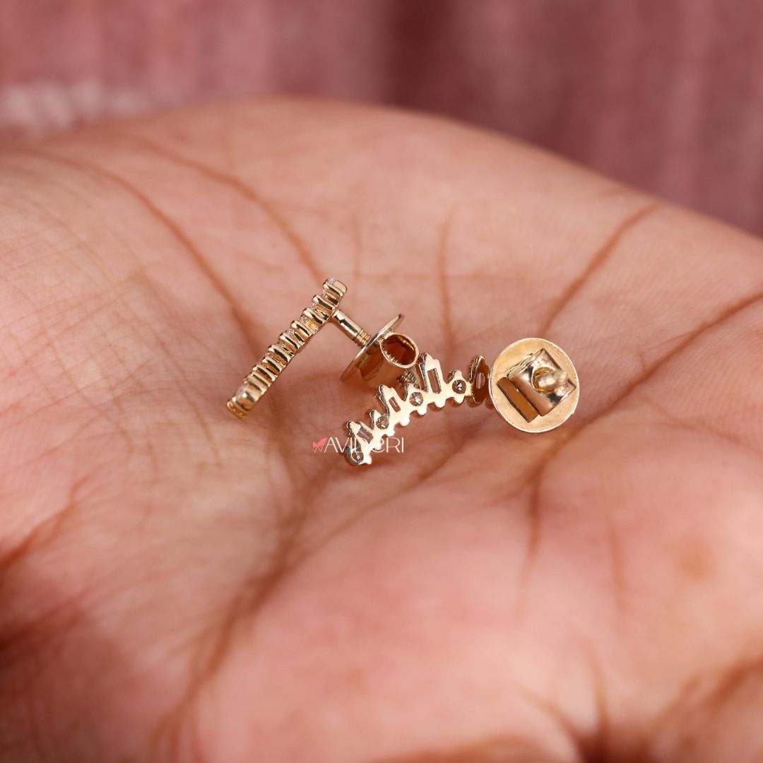 Yellow gold earrings add warm tones and rich shine, making them ideal for pairing with both casual and formal outfits.