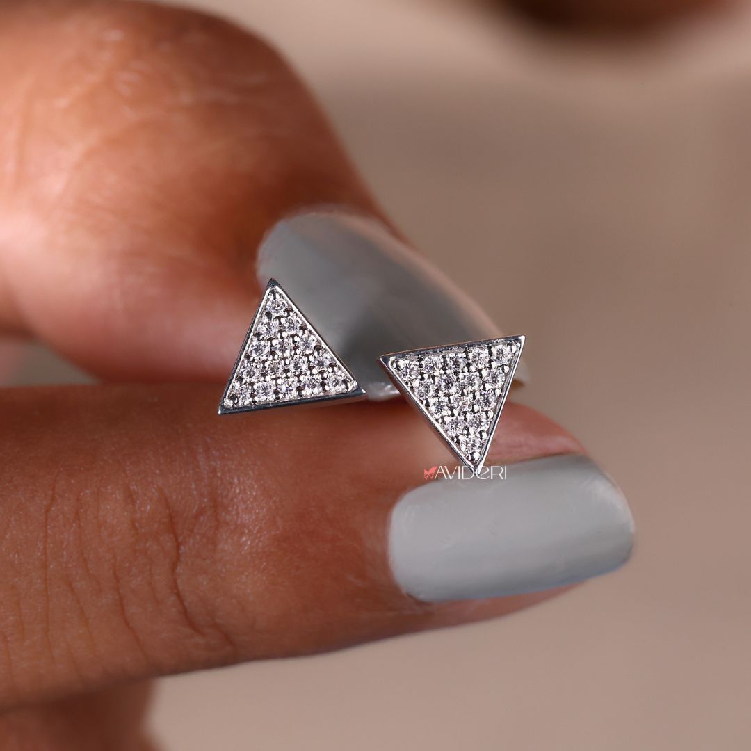 Triangle stud earrings in white gold, designed with precision and style.