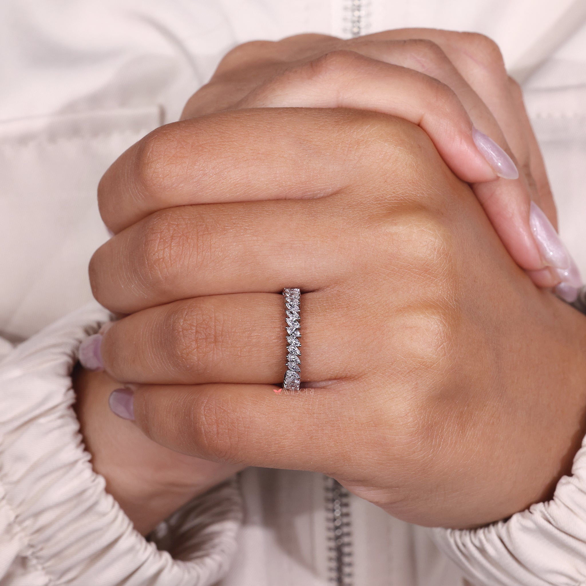 Avideri wedding band blends modern style with shine.