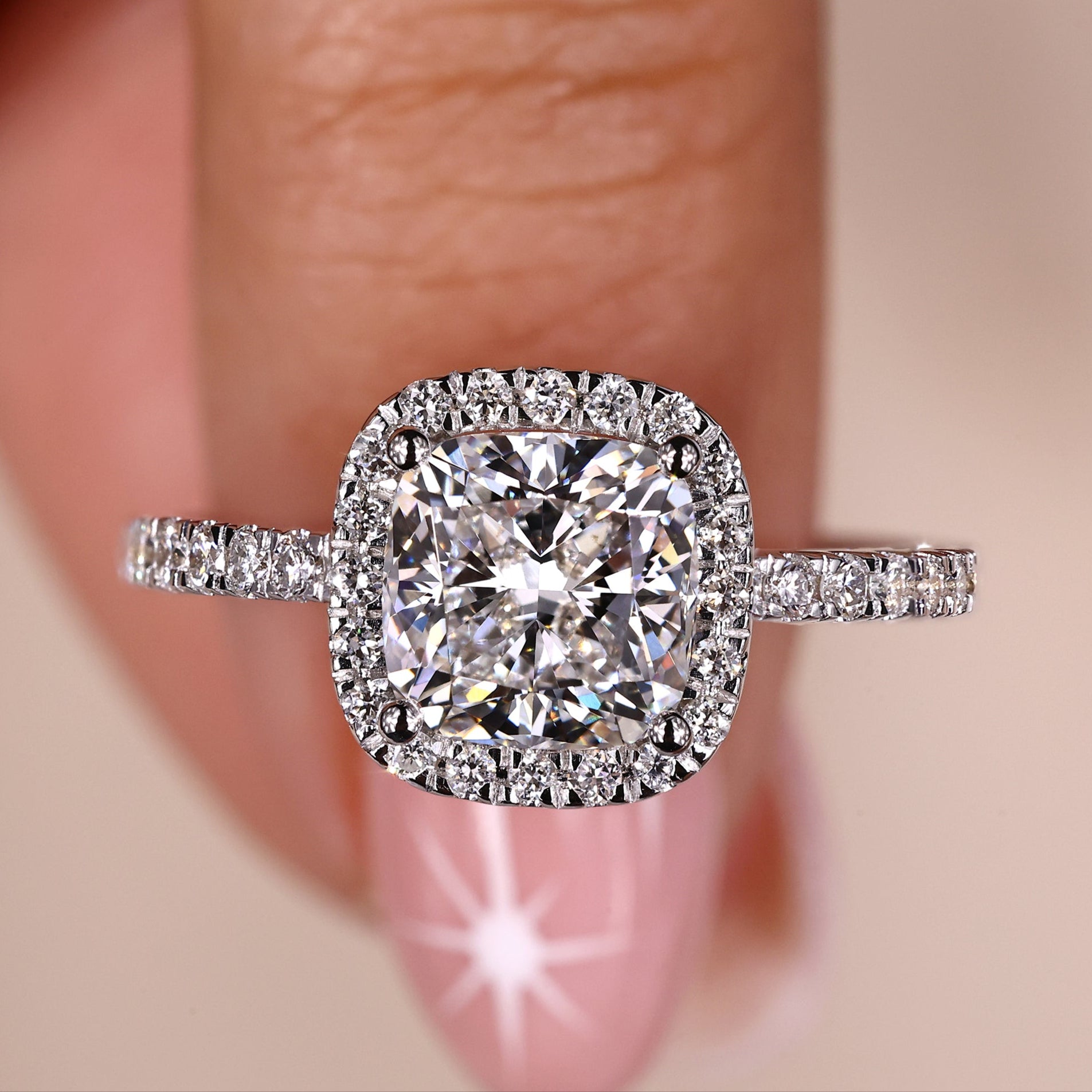 Avideri engagement ring featuring unique and elegant design