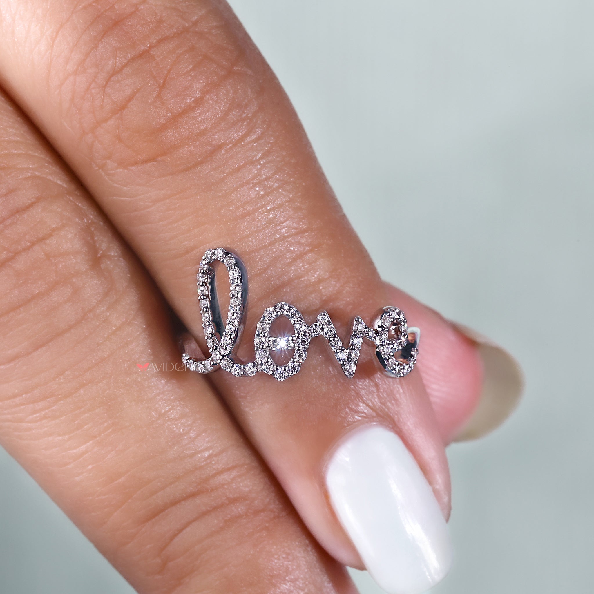 She says yes to the avideri engagement ring.