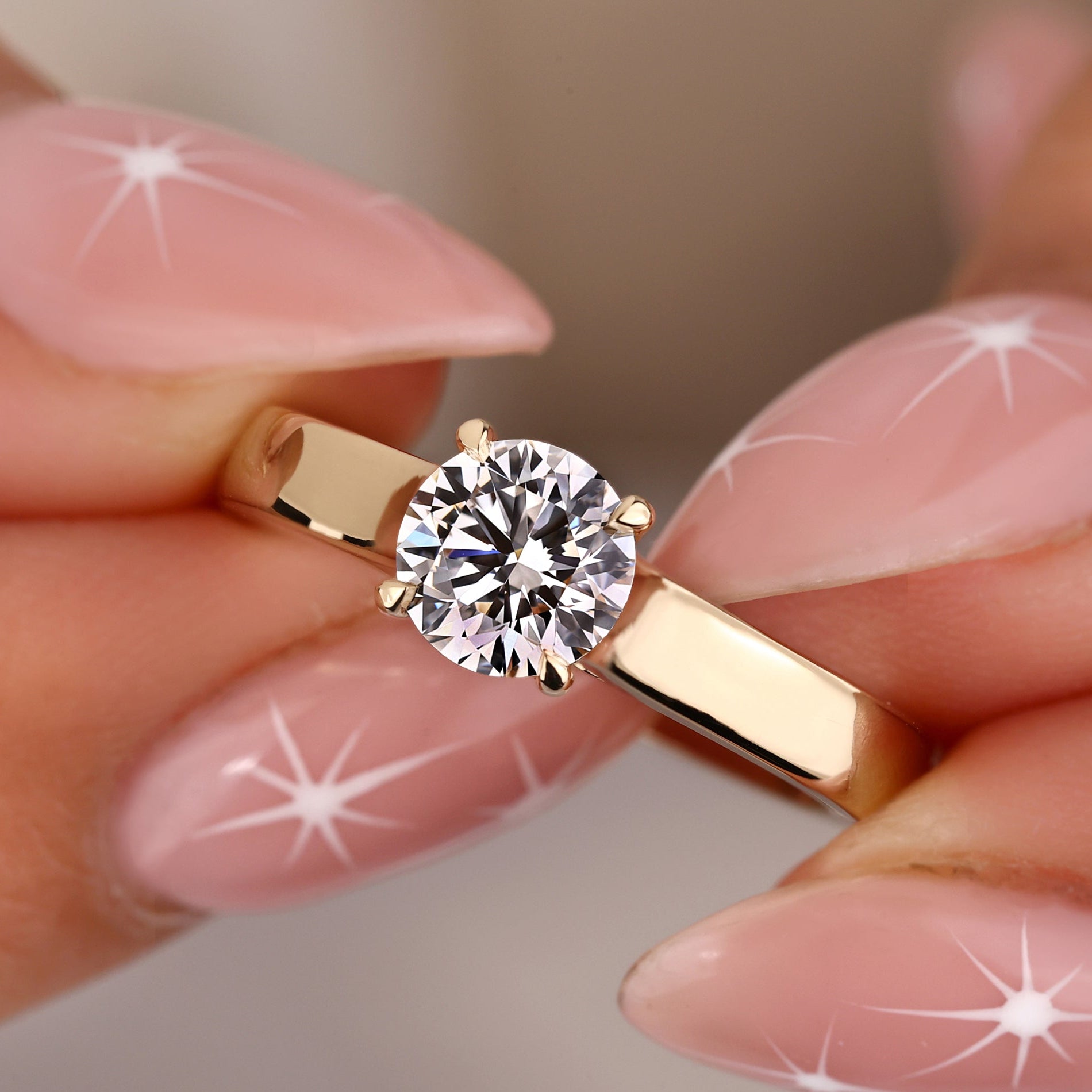 A stunning round cut diamond ring with brilliant sparkle.