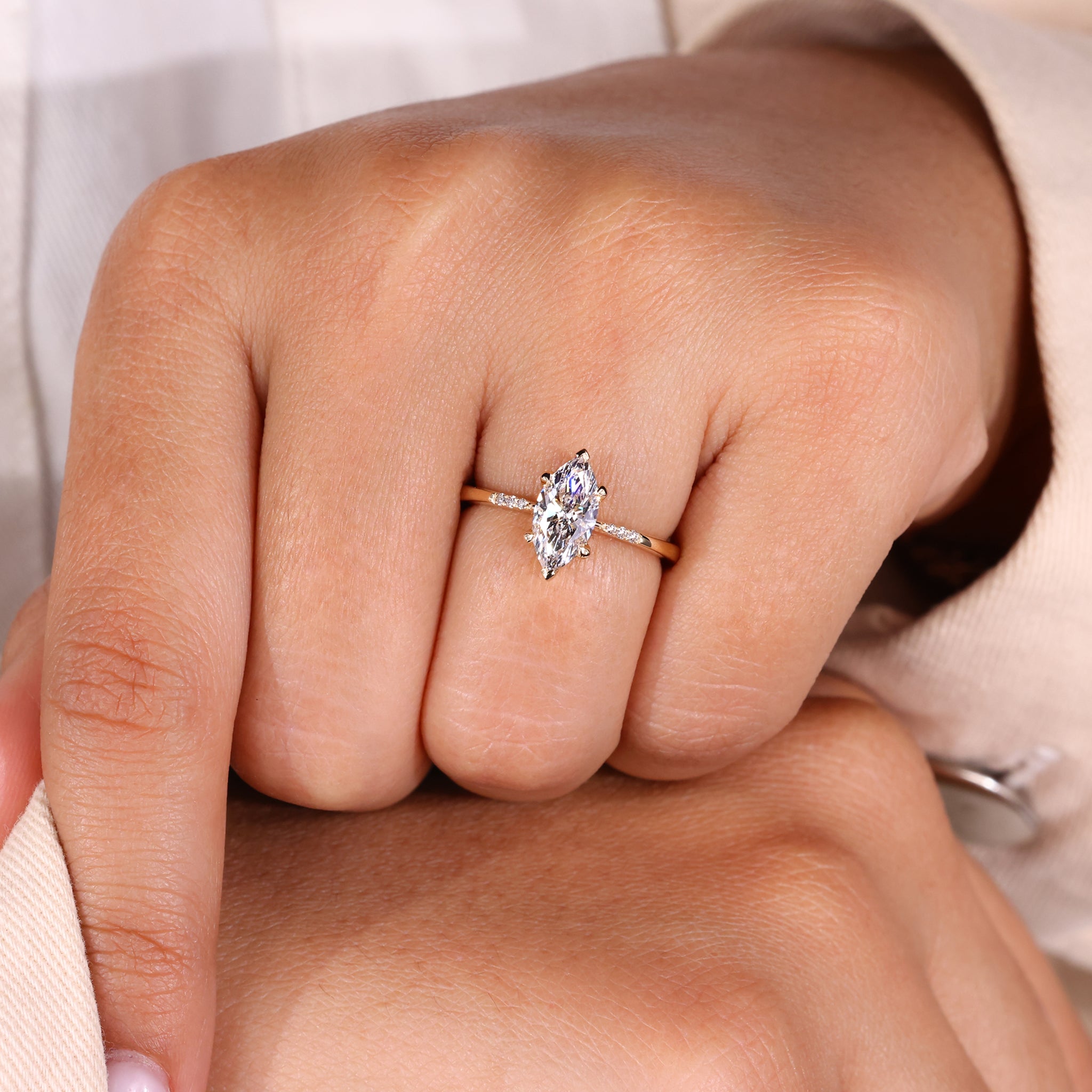 6 claw prong ring with a secure setting