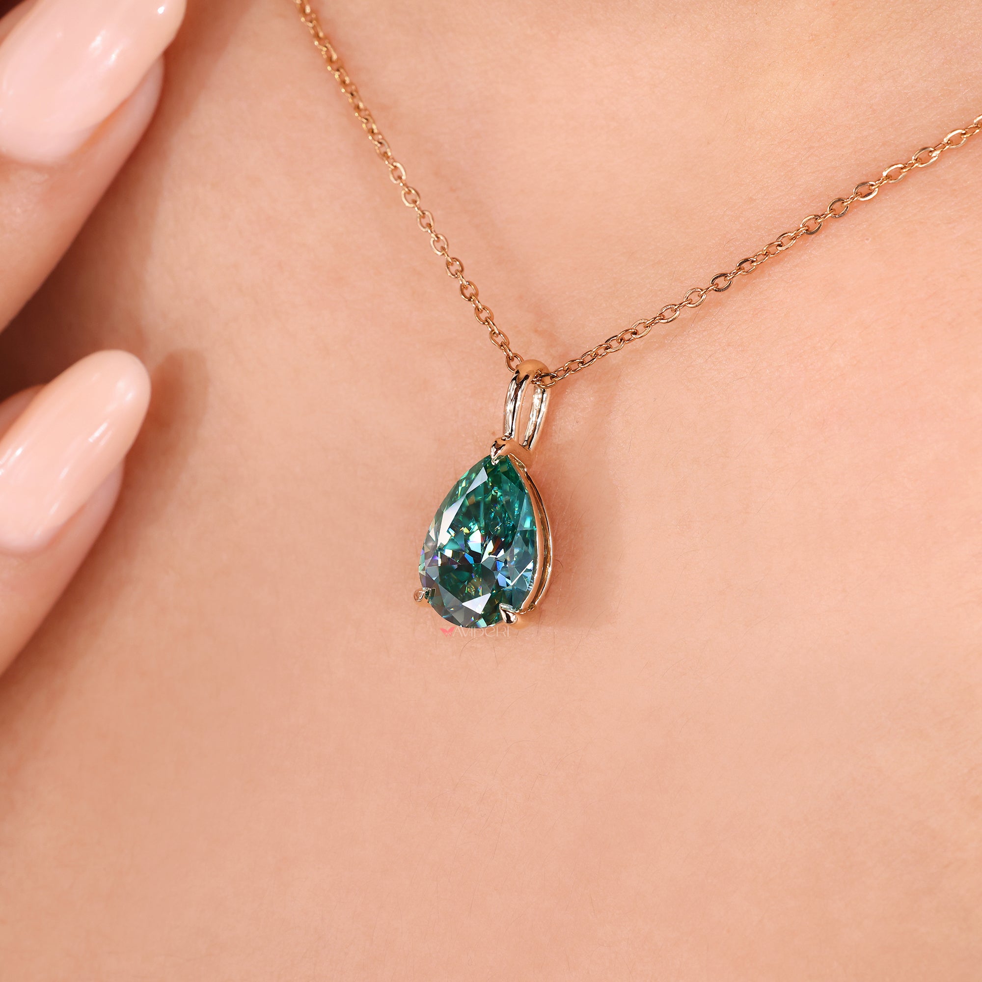 Moissanite pendant in yellow gold for her.