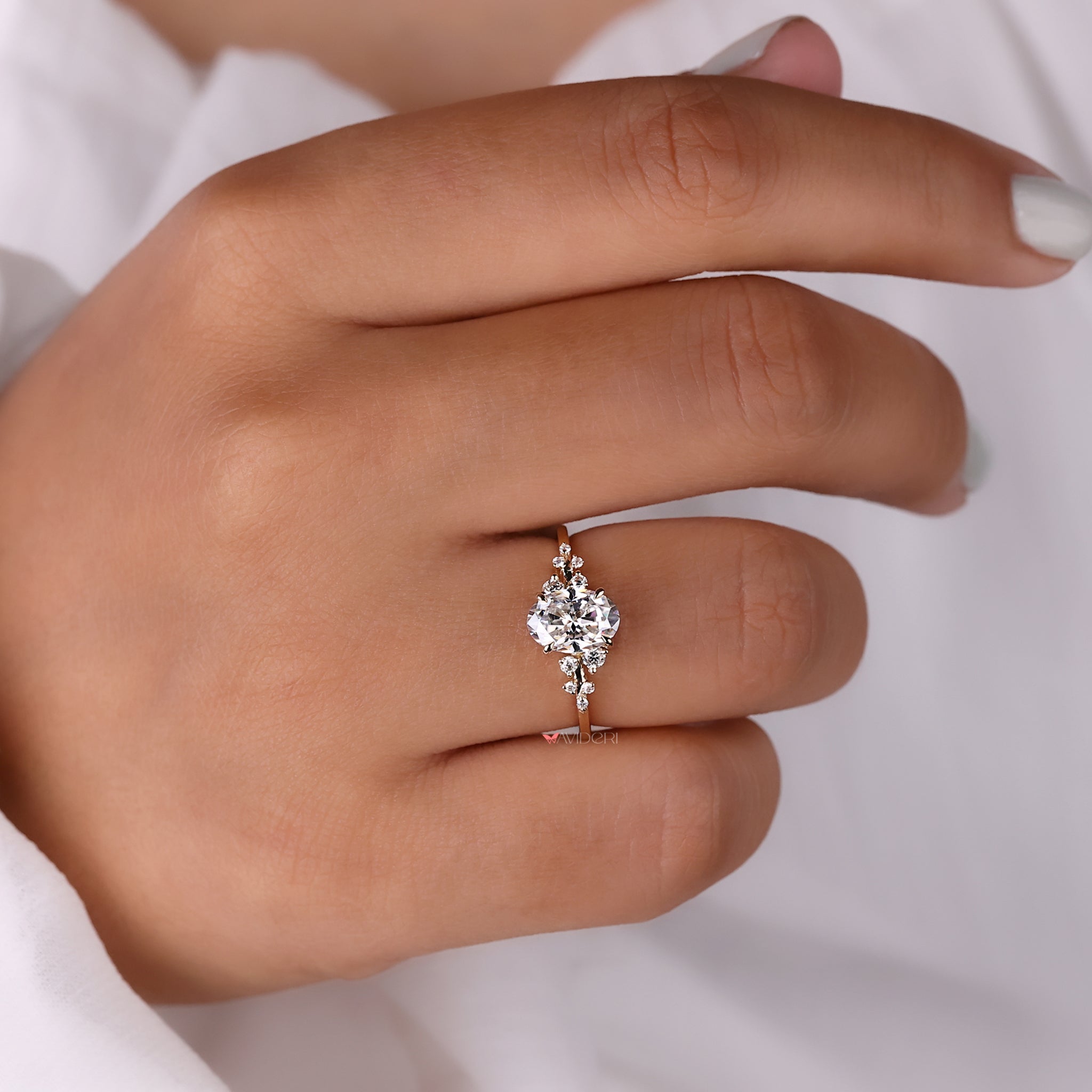 Round cut ring crafted for a classic and sophisticated look.