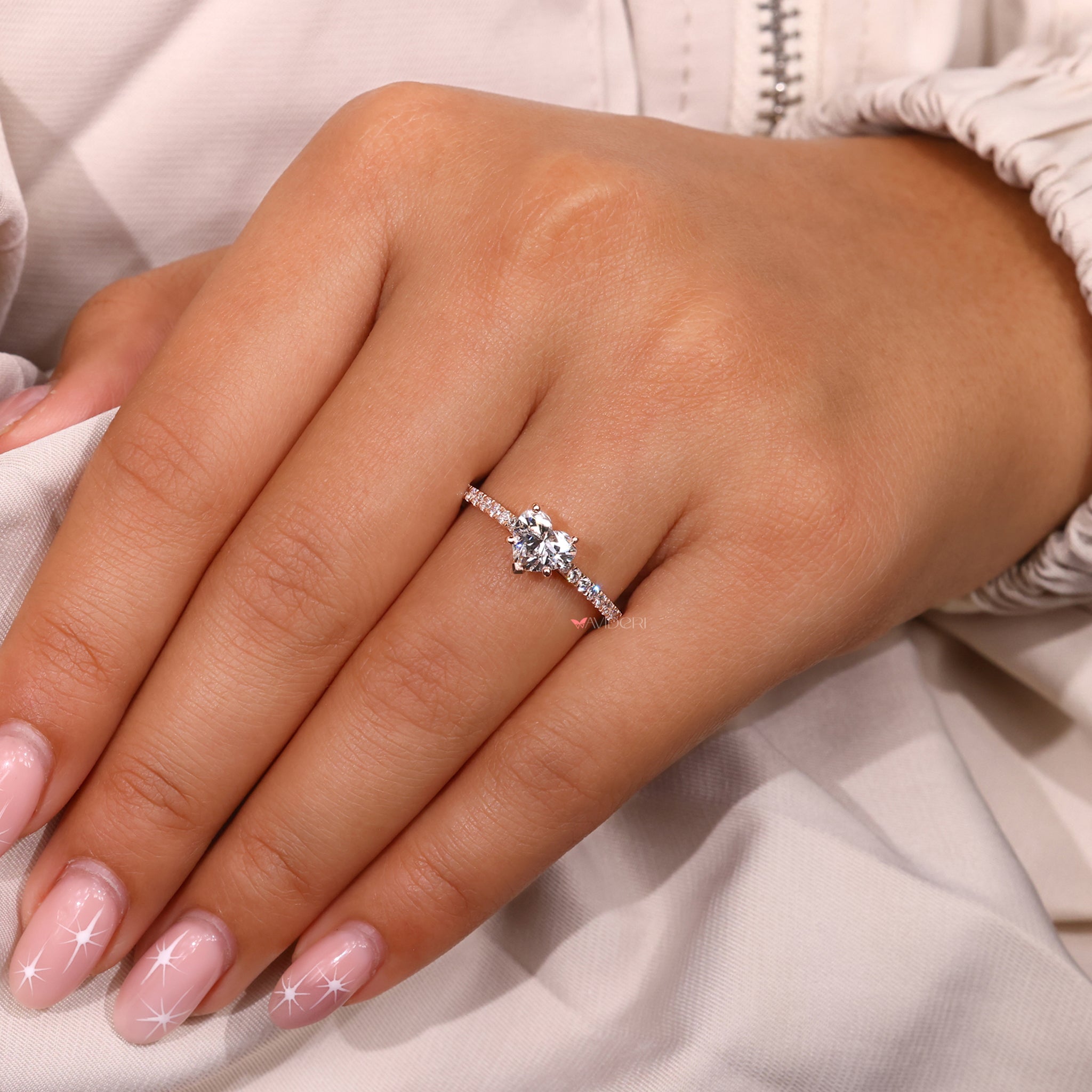 IGI certified Lab Grown Diamond in a handmade jewelry design by Avideri.