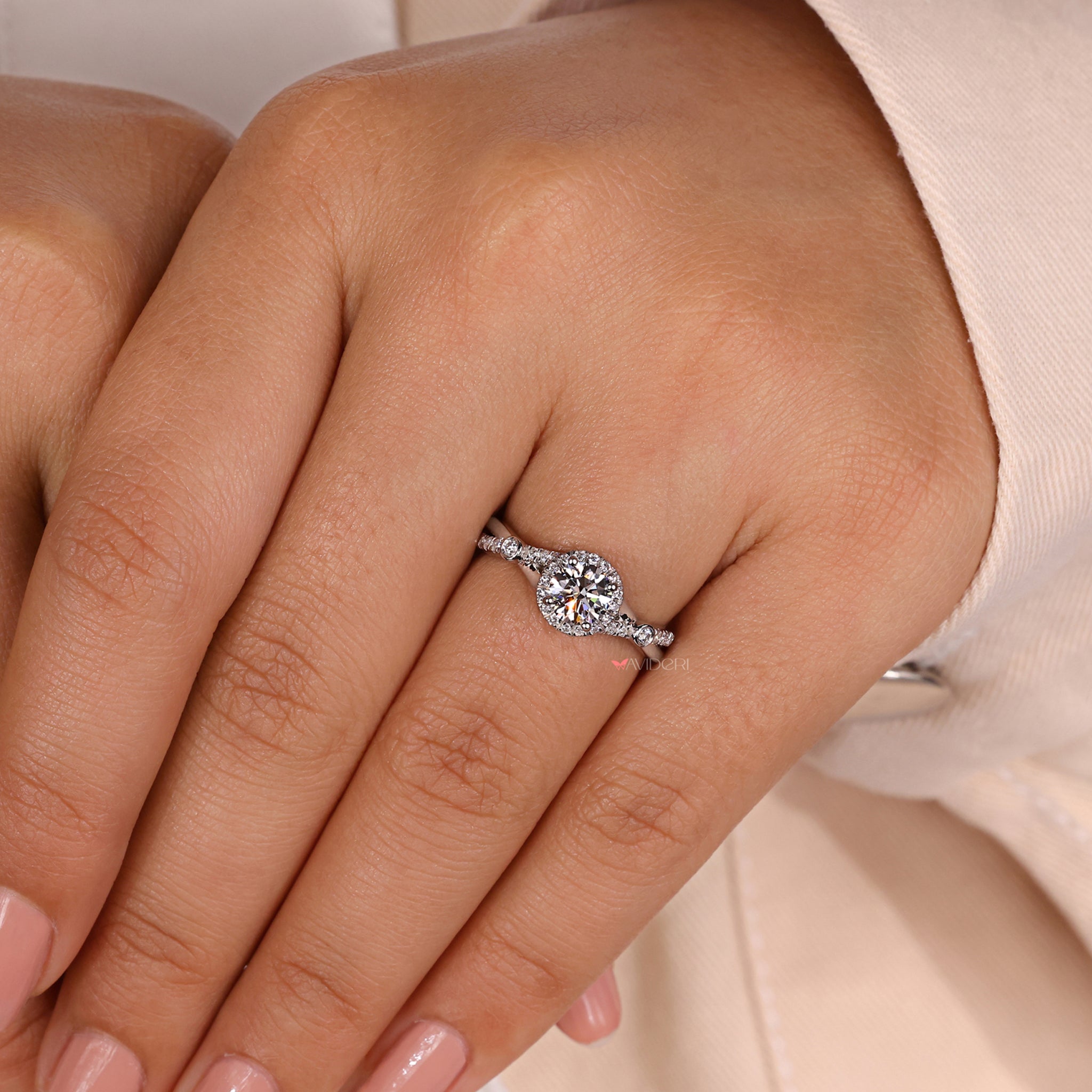 4 prong diamond ring in white gold.