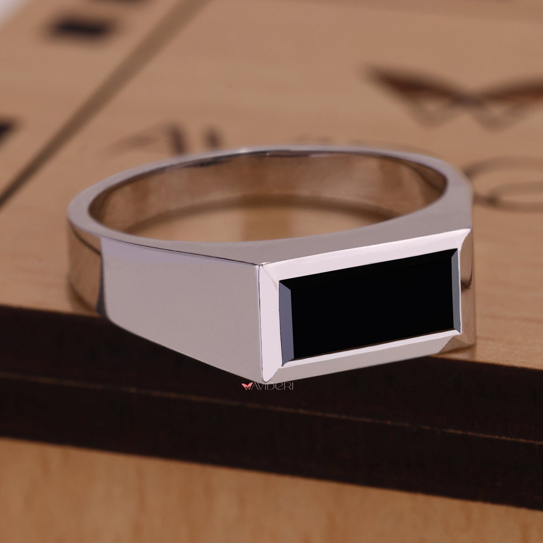 Elegant gold signet ring perfect for modern style