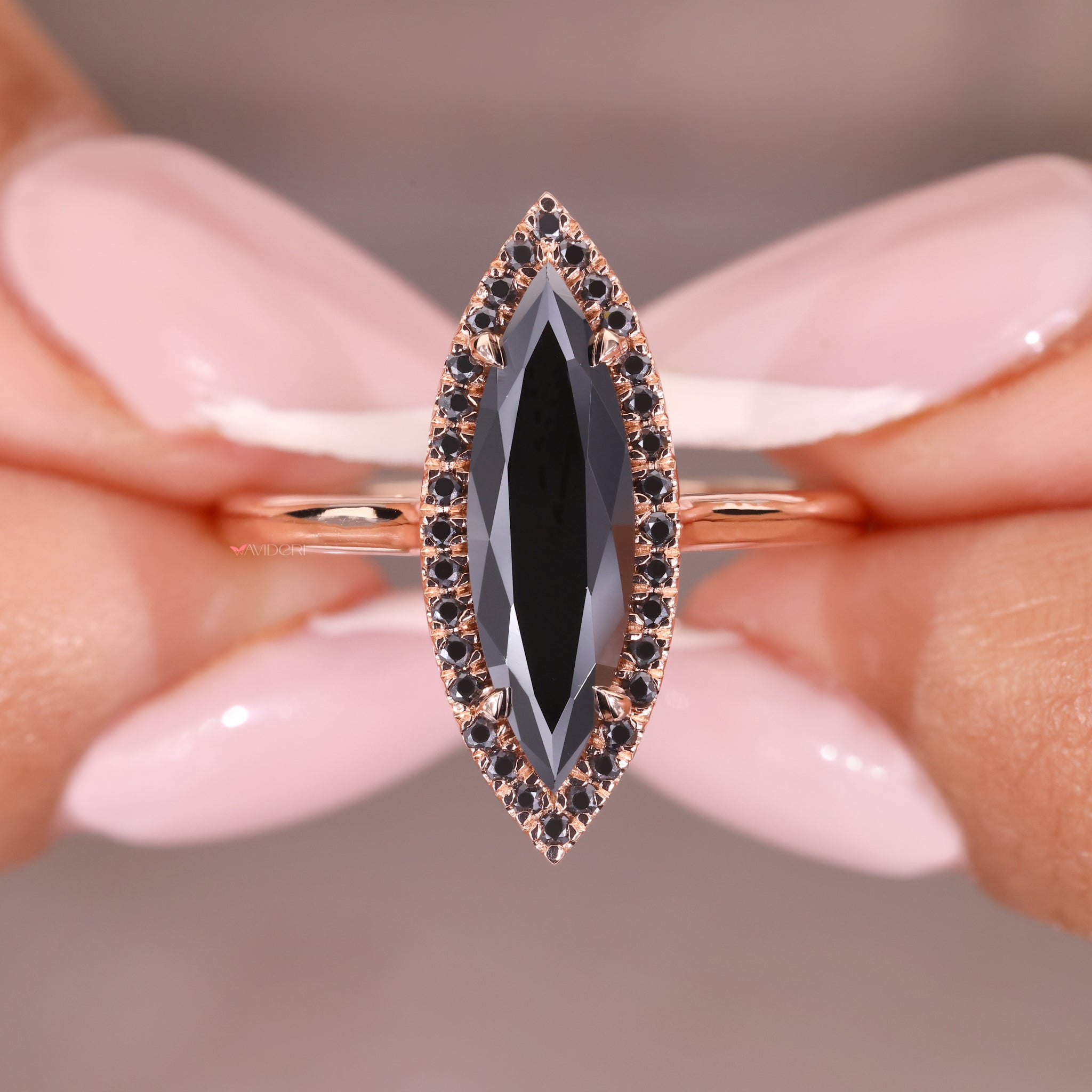 Avideri engagement ring designed for modern elegance.