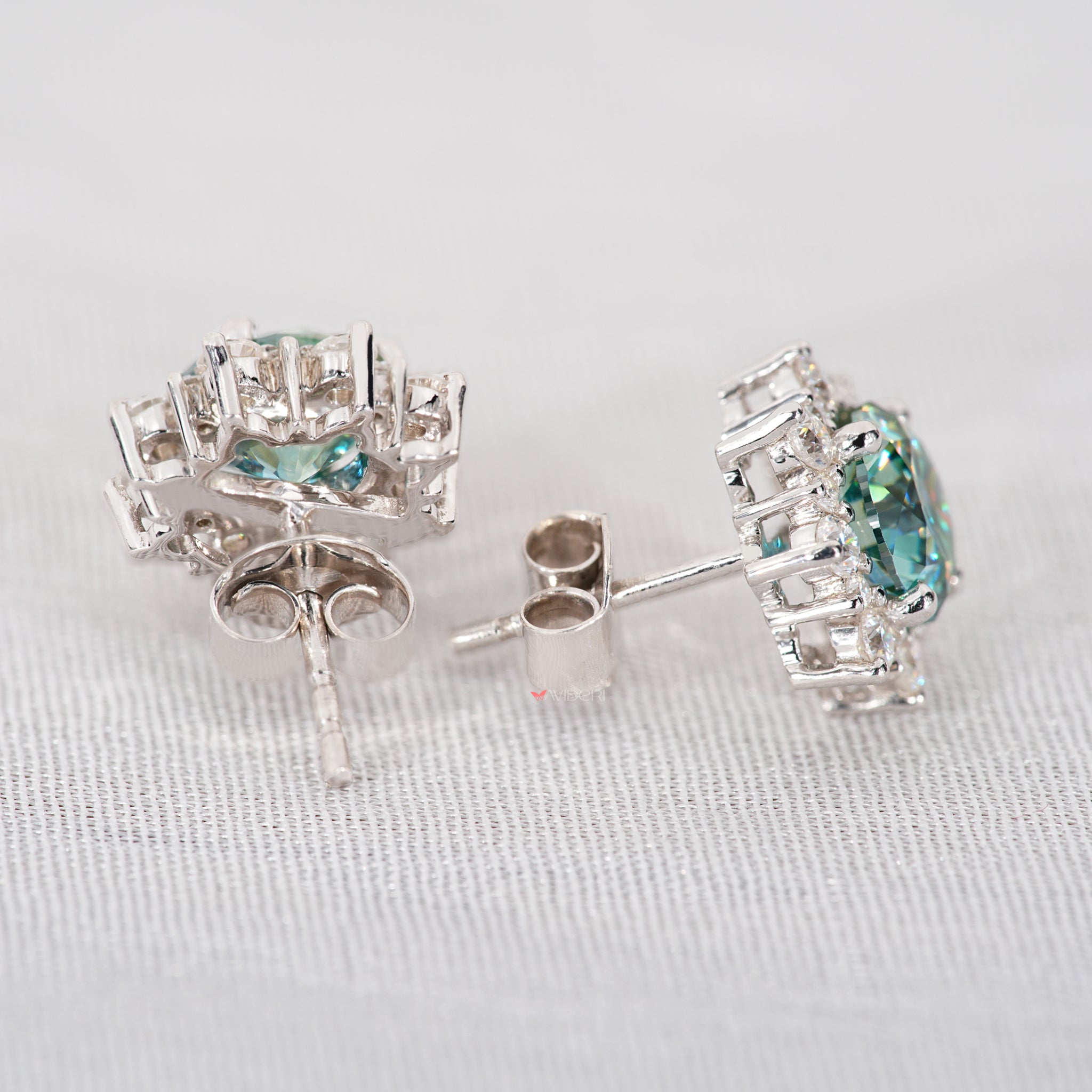 Earrings white gold crafted with precision and high-quality materials