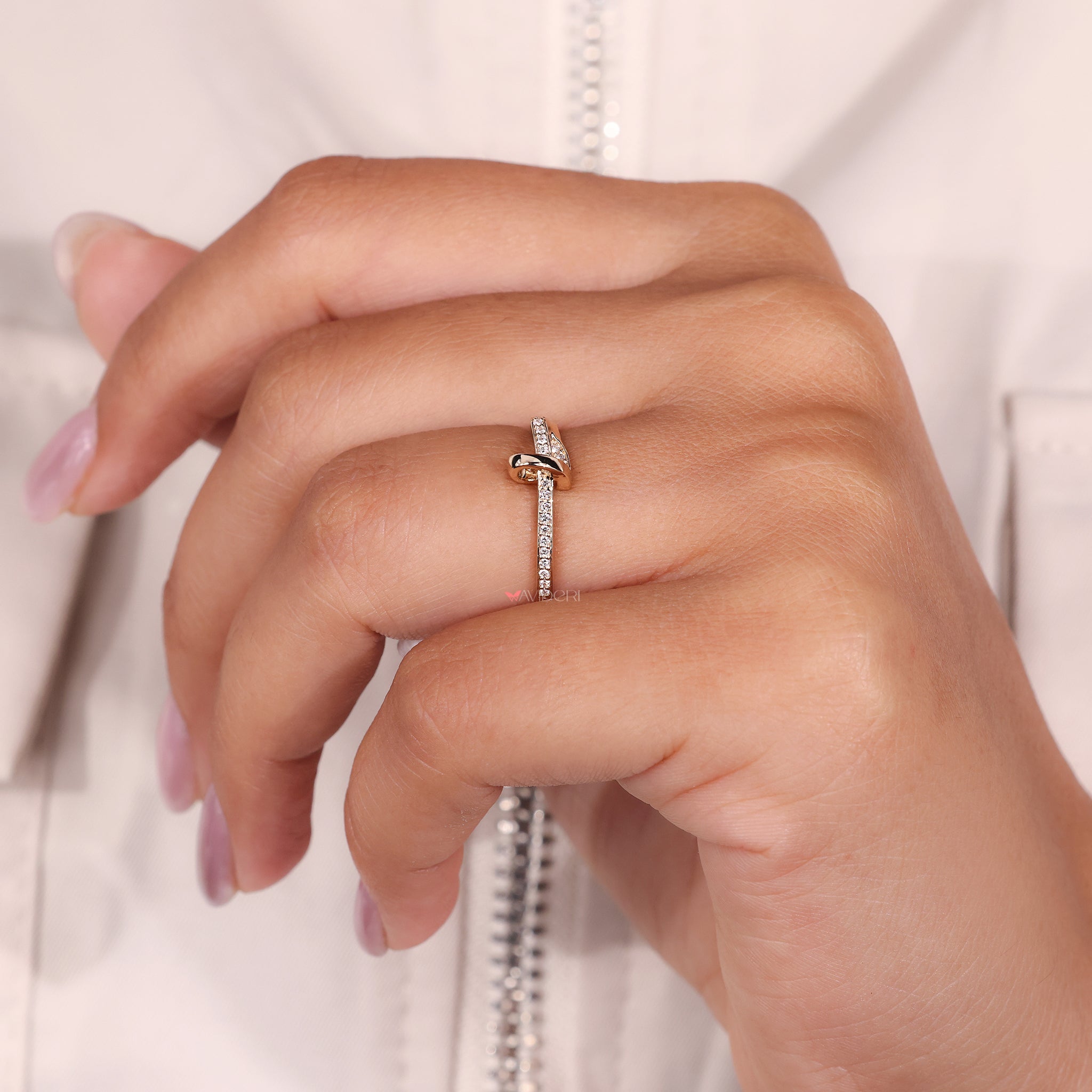 Modern gold knot band ideal for custom romantic proposals.