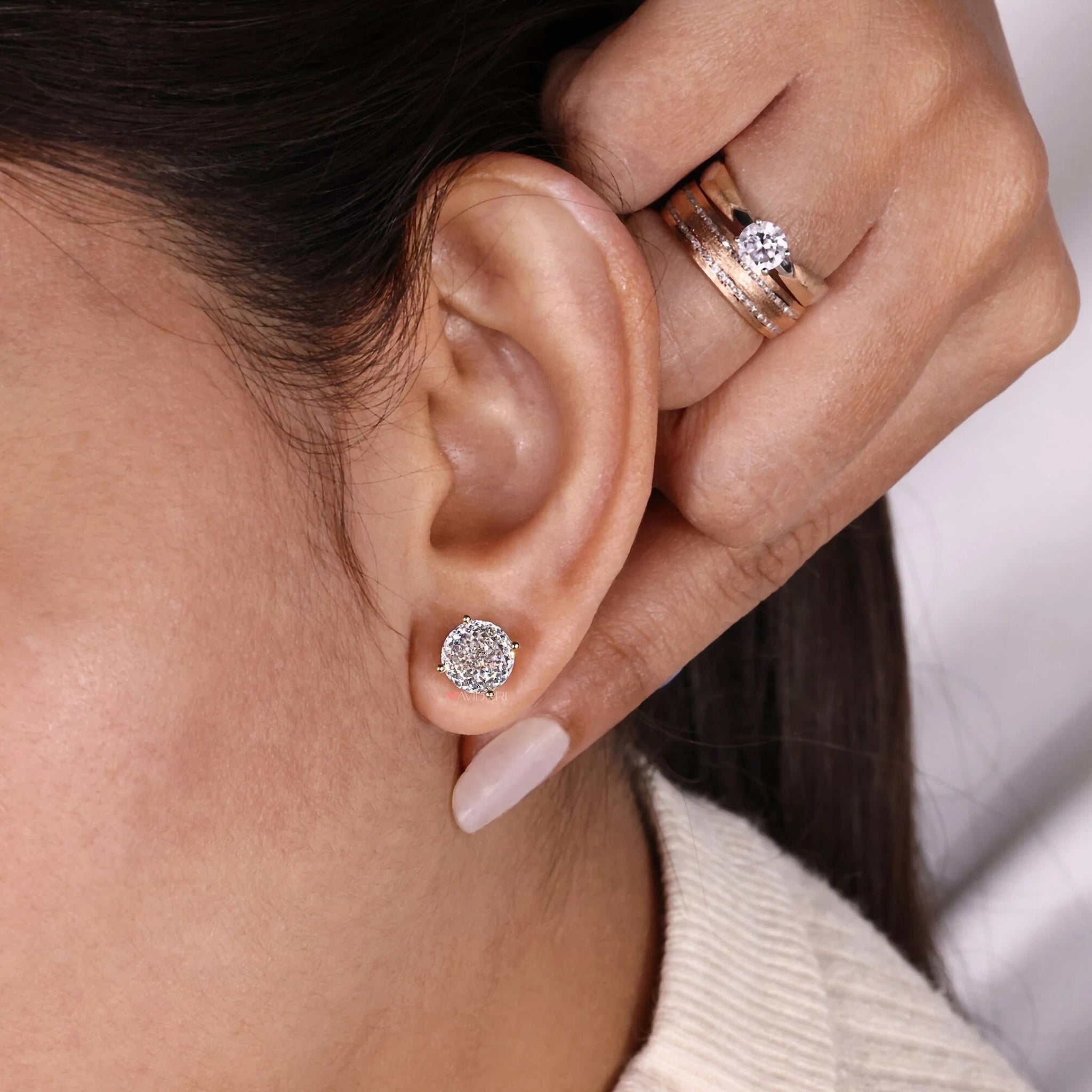 Avideri earrings offer elegant moissanite earrings for every occasion.