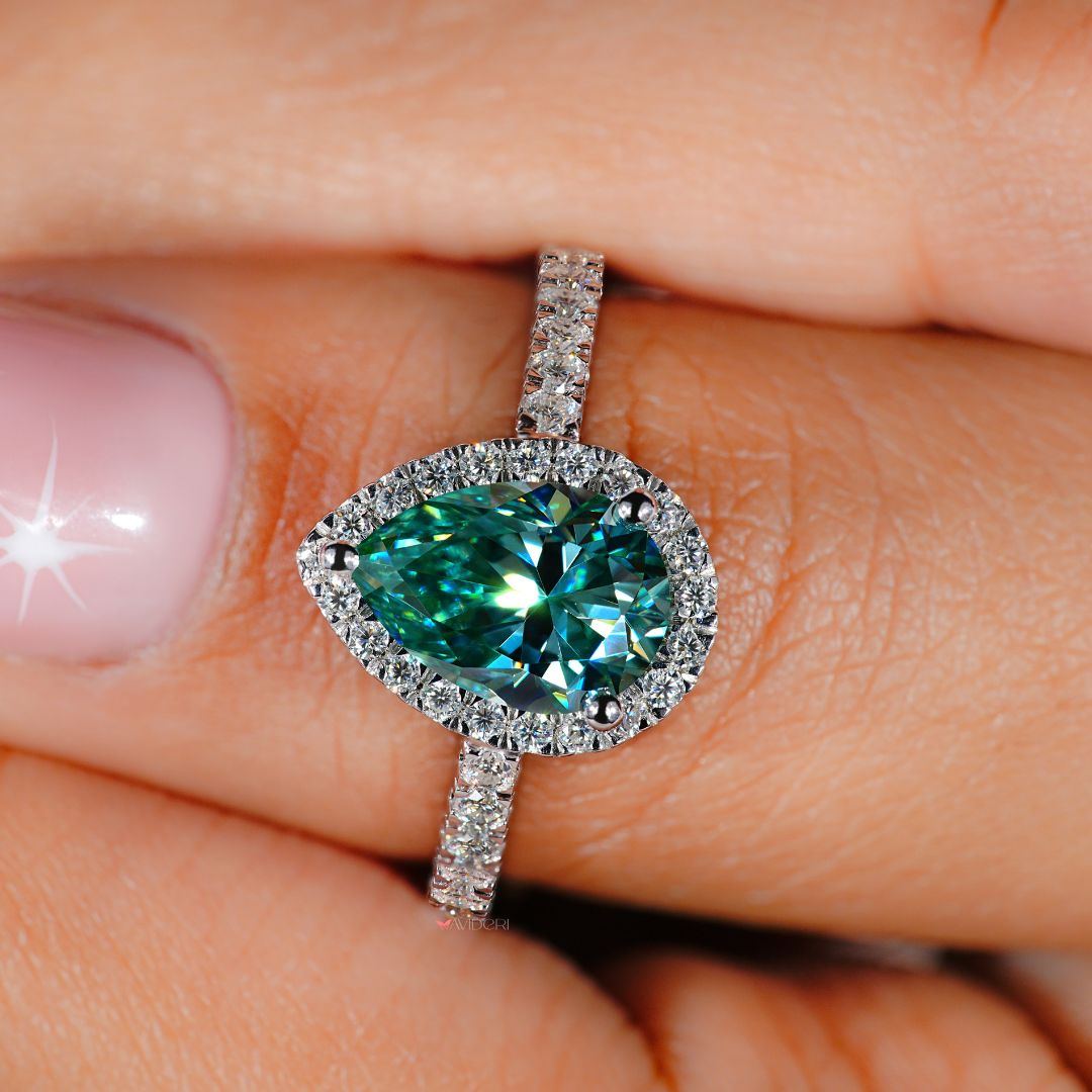 Avideri ring designed with high-quality craftsmanship and style.