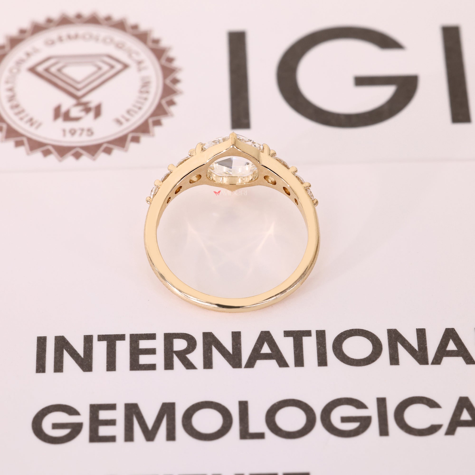 IGI certified in lab-grown ring style.
