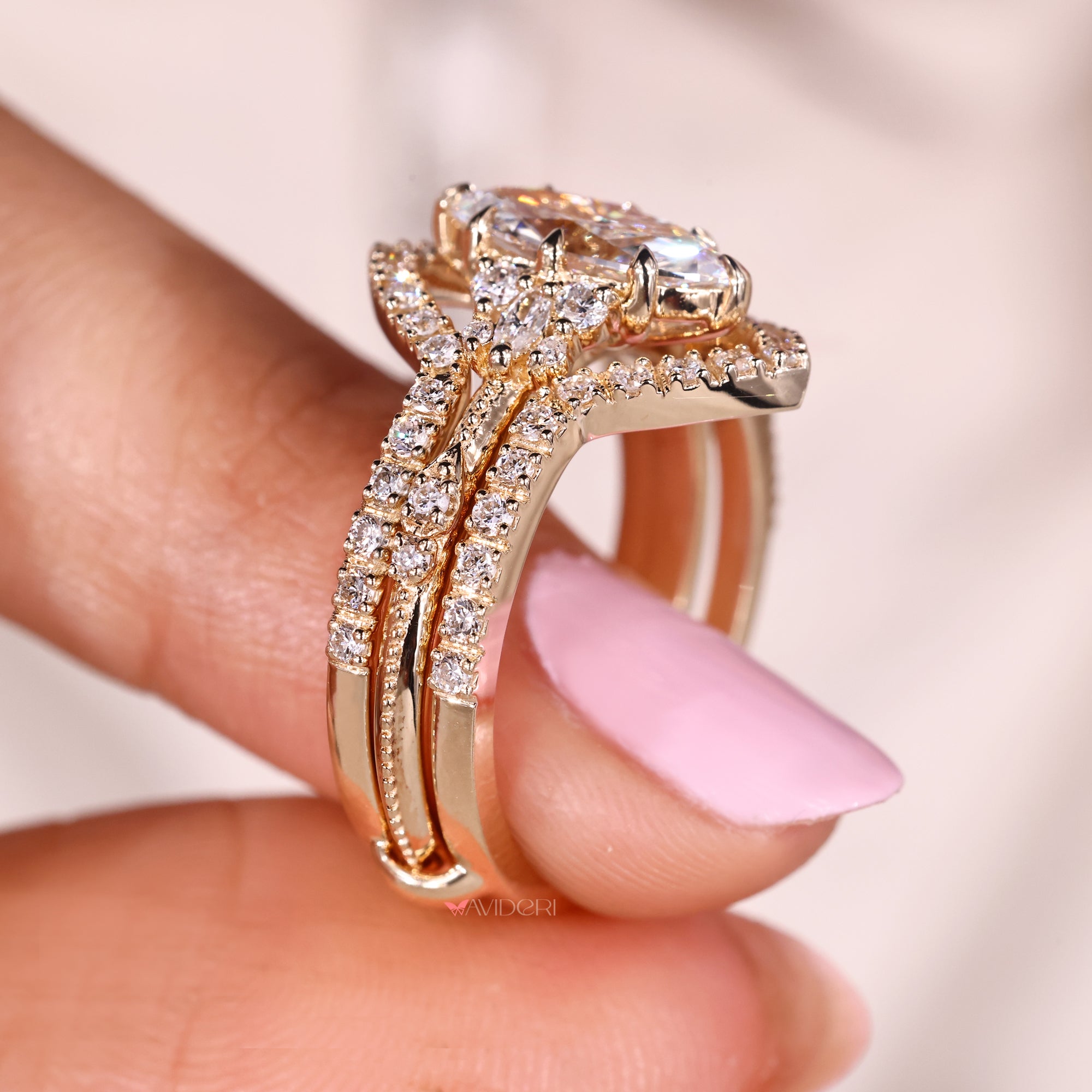 Lab Grown Diamond in IGI certified design.
