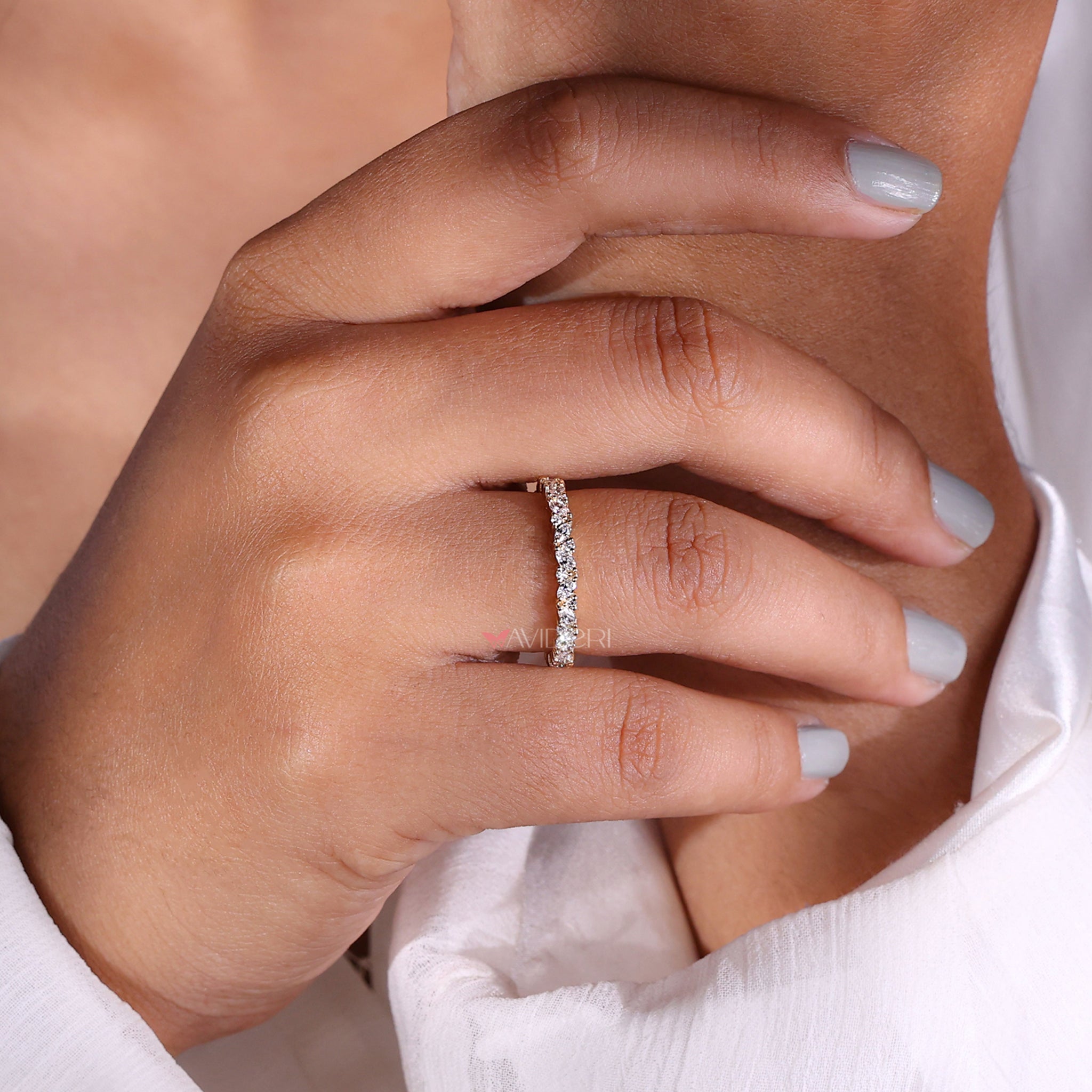 Avideri wedding band designed for elegance and style.