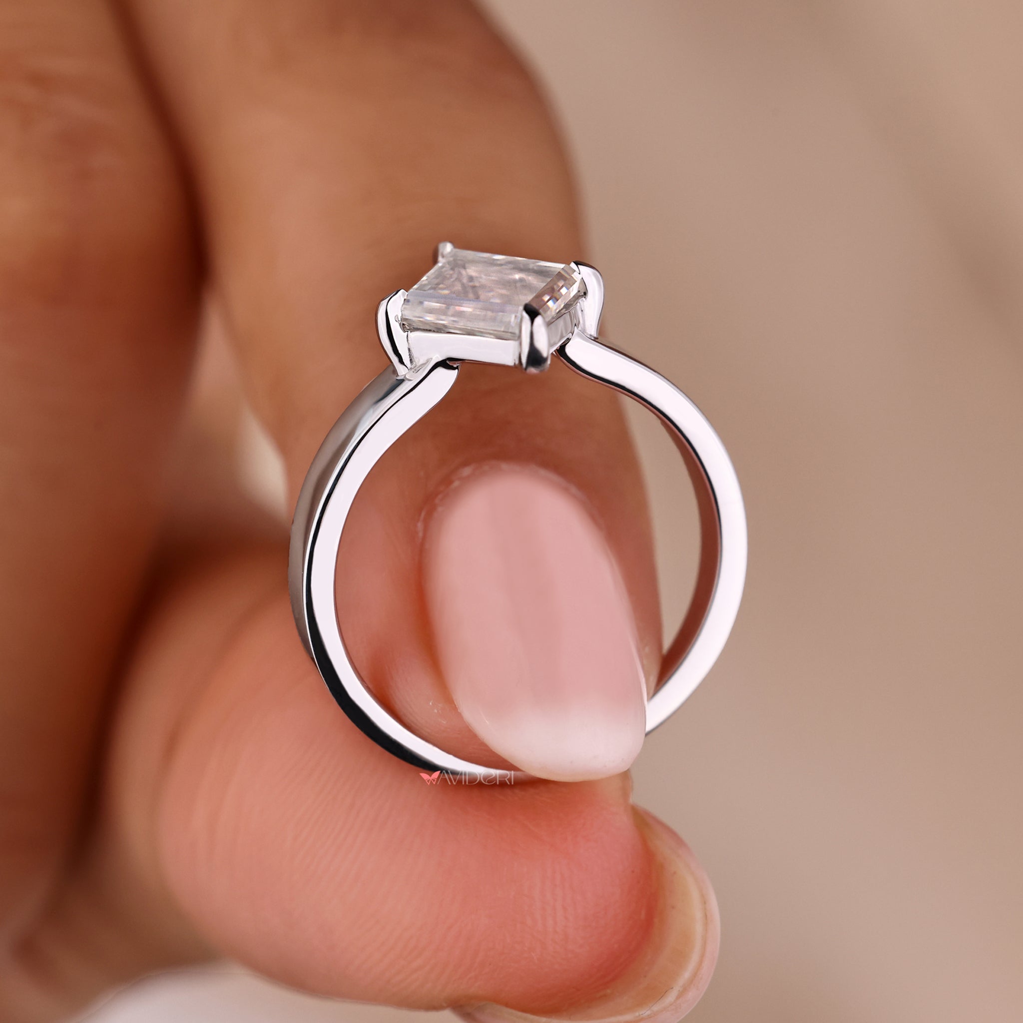 A white gold ring with a solitaire engagement design, perfect for timeless elegance.