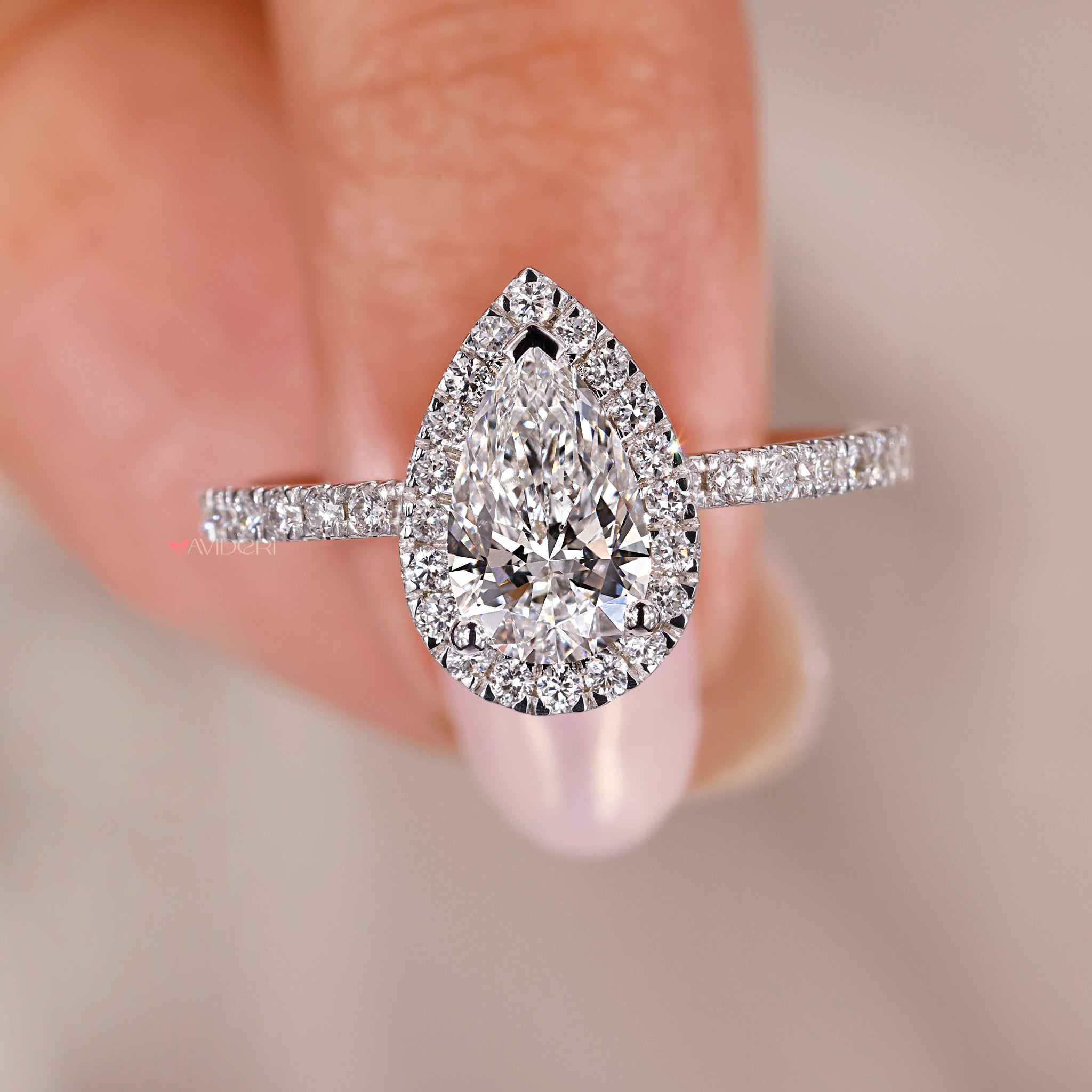 Halo ring setting featuring IGI certified lab grown diamond.