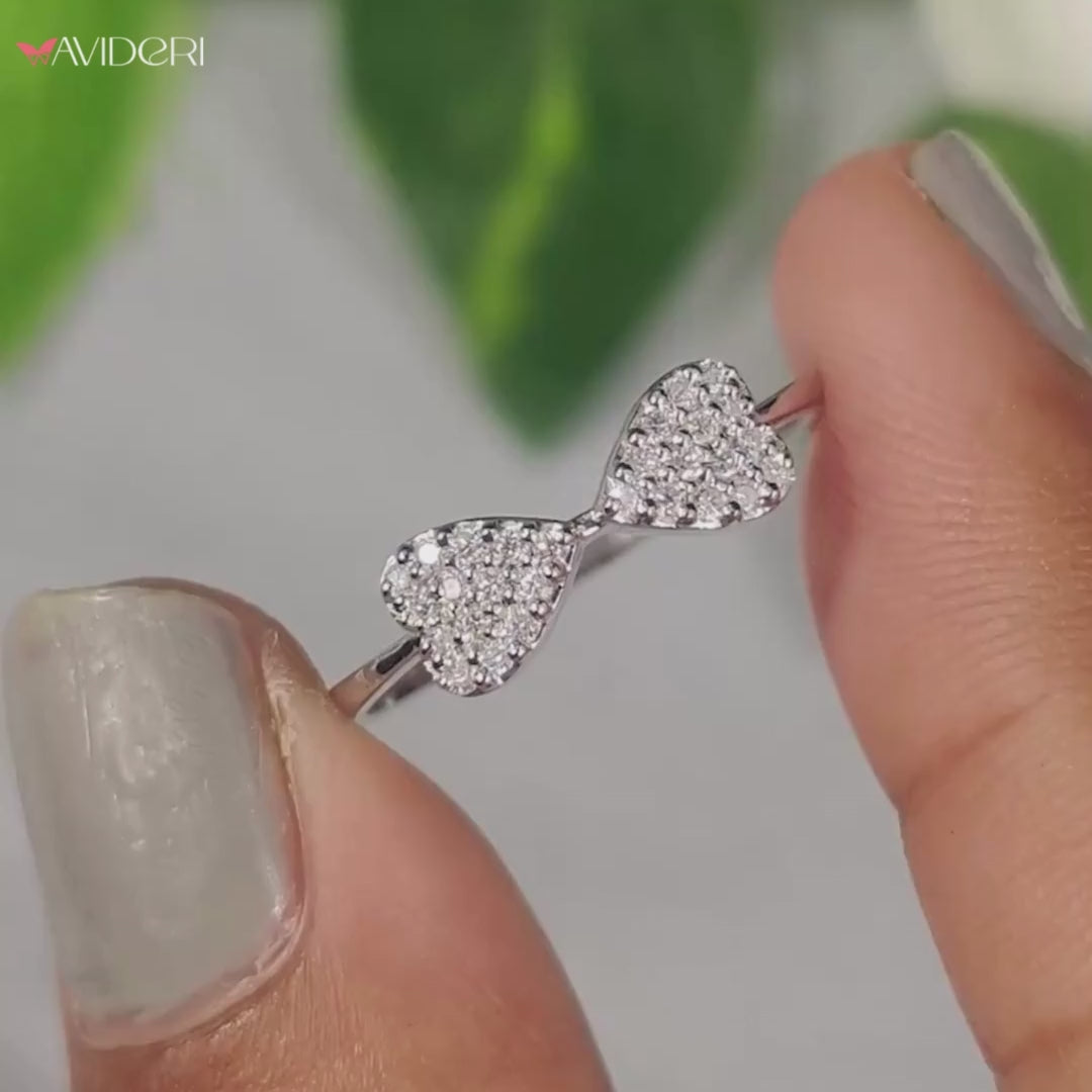 Round cut ring crafted with timeless simplicity