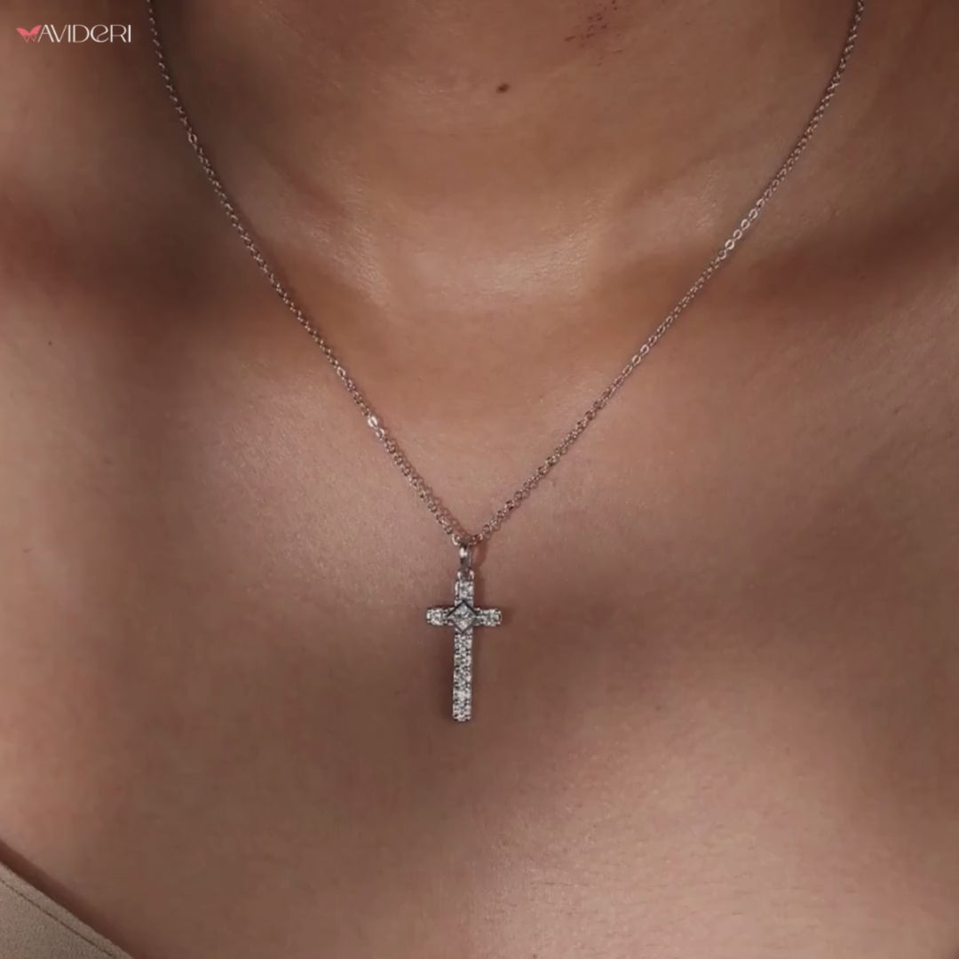 Diamond princess cut pendant set in a minimalist design