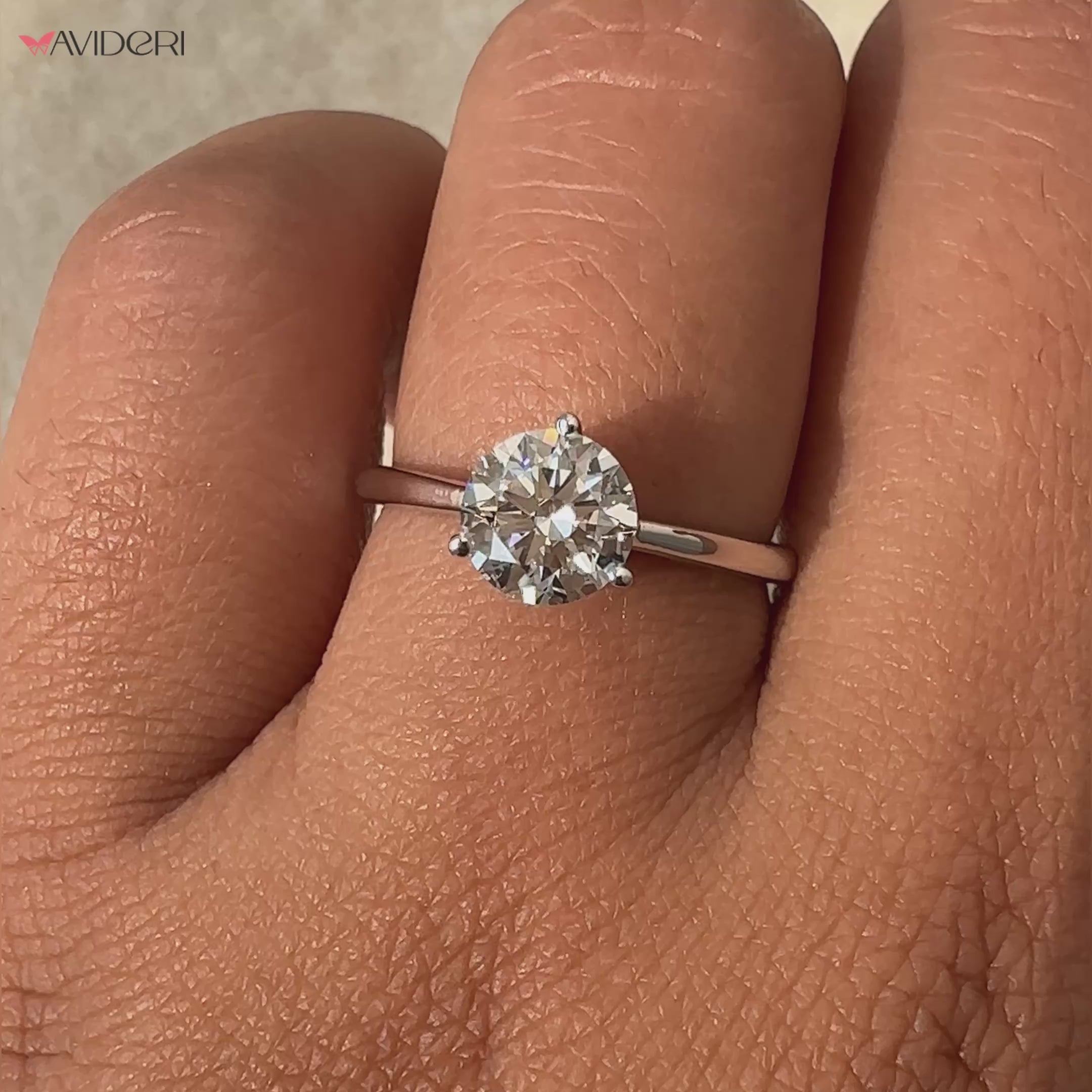 Solitaire ring with a sleek and simple style, crafted to highlight the elegance of the center diamond.