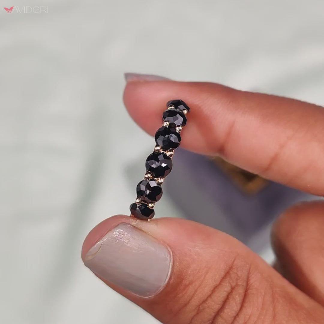 Avideri band stands out with artistic and elegant design.