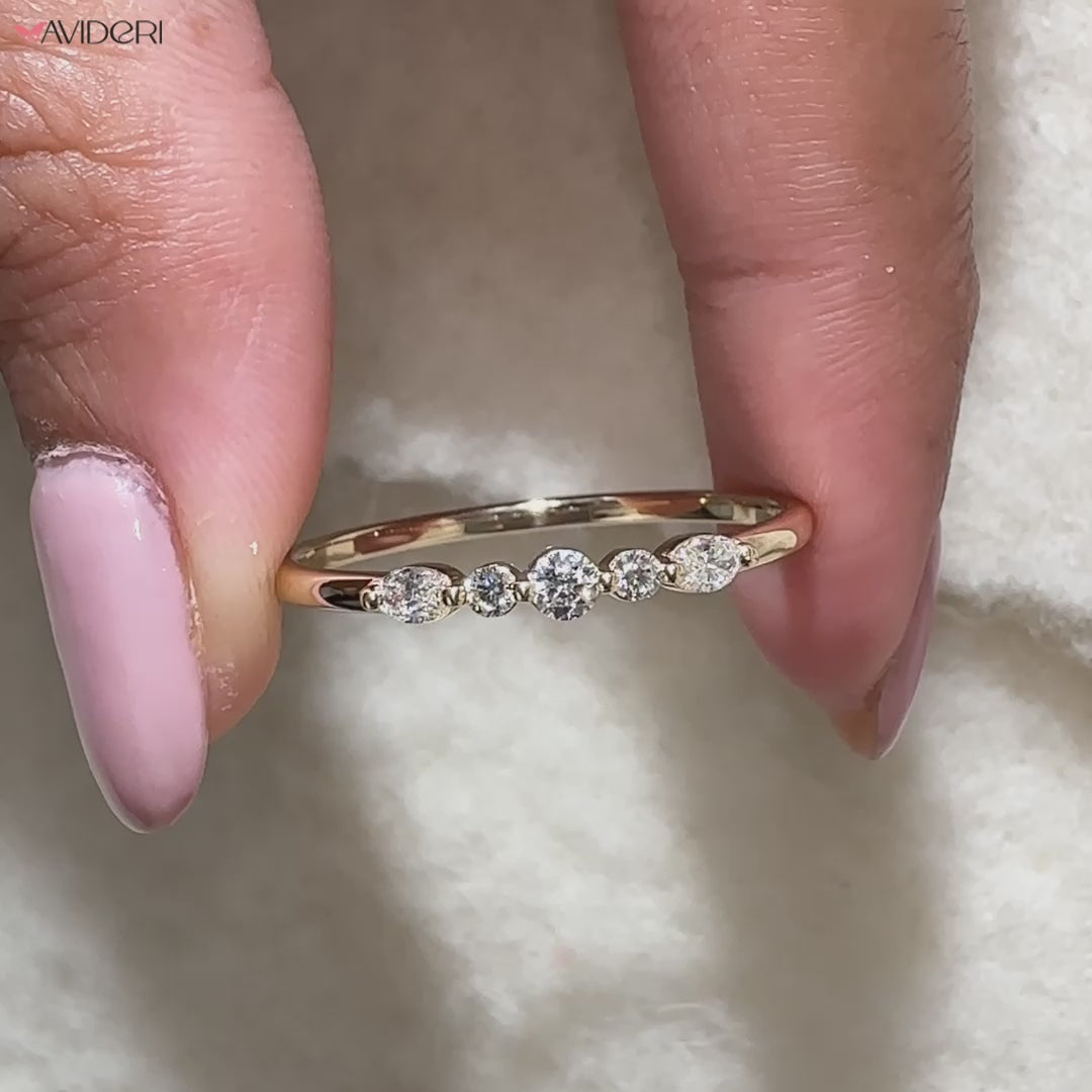 Handmade jewelry with avideri band.